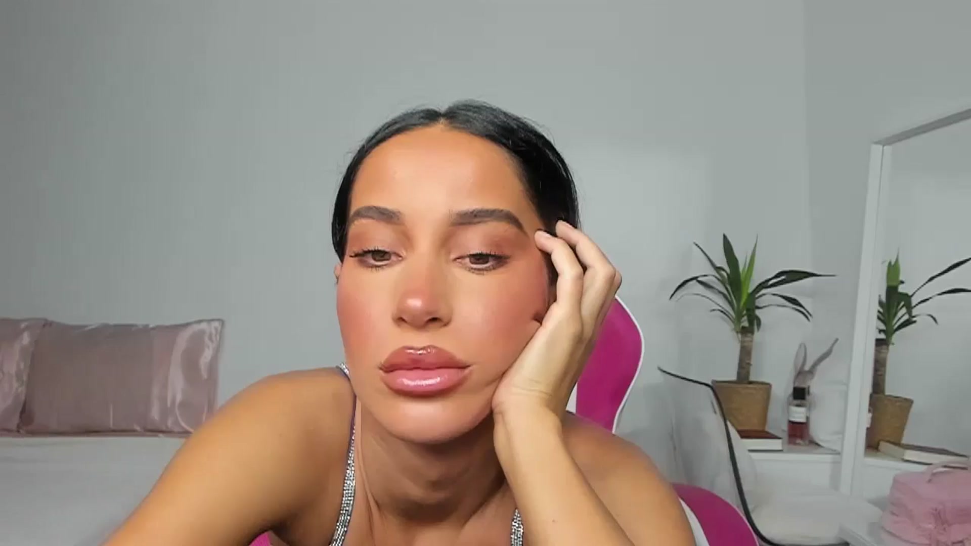 Qarinah video thumbnail