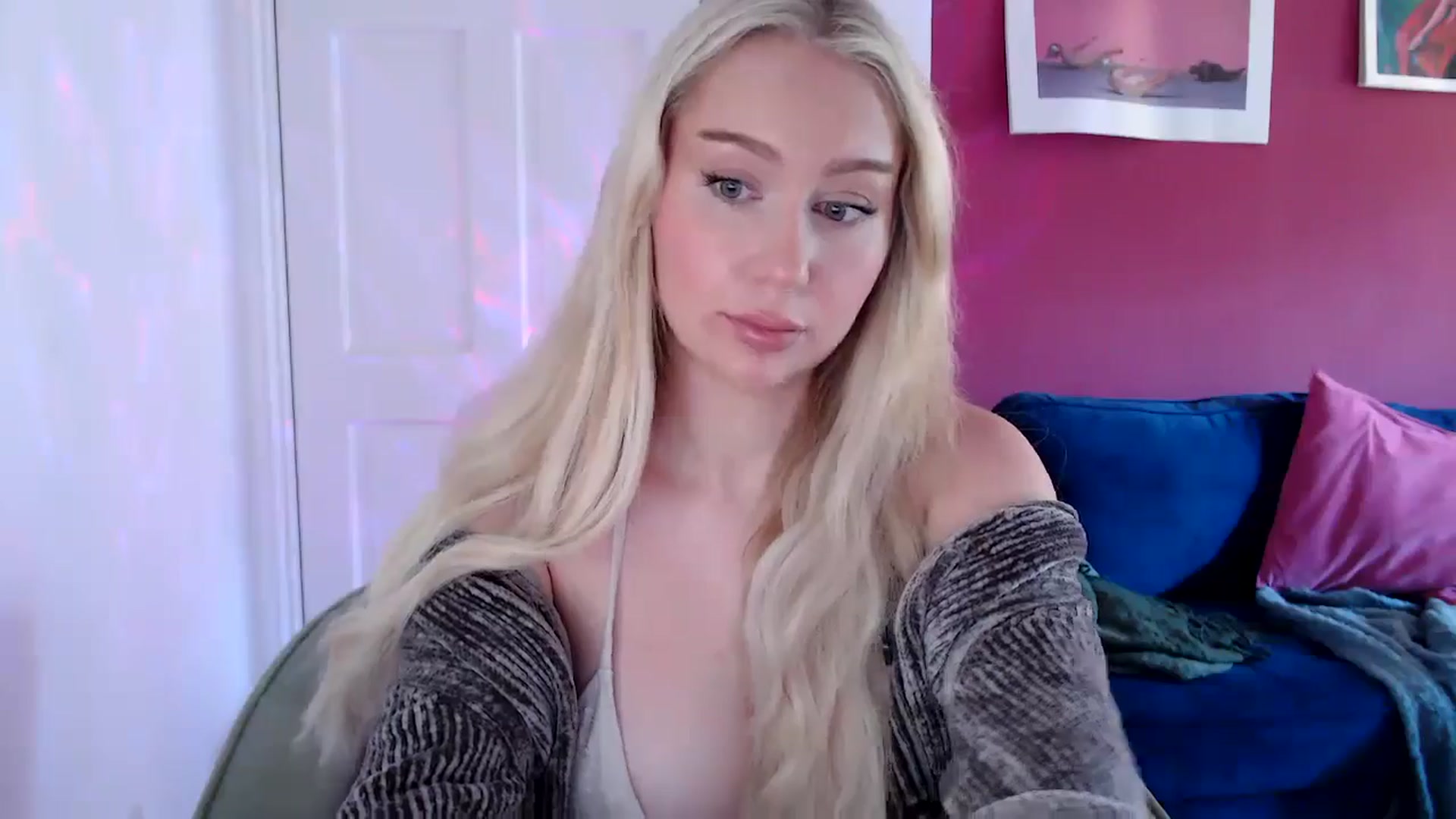 PetiteAvax video thumbnail