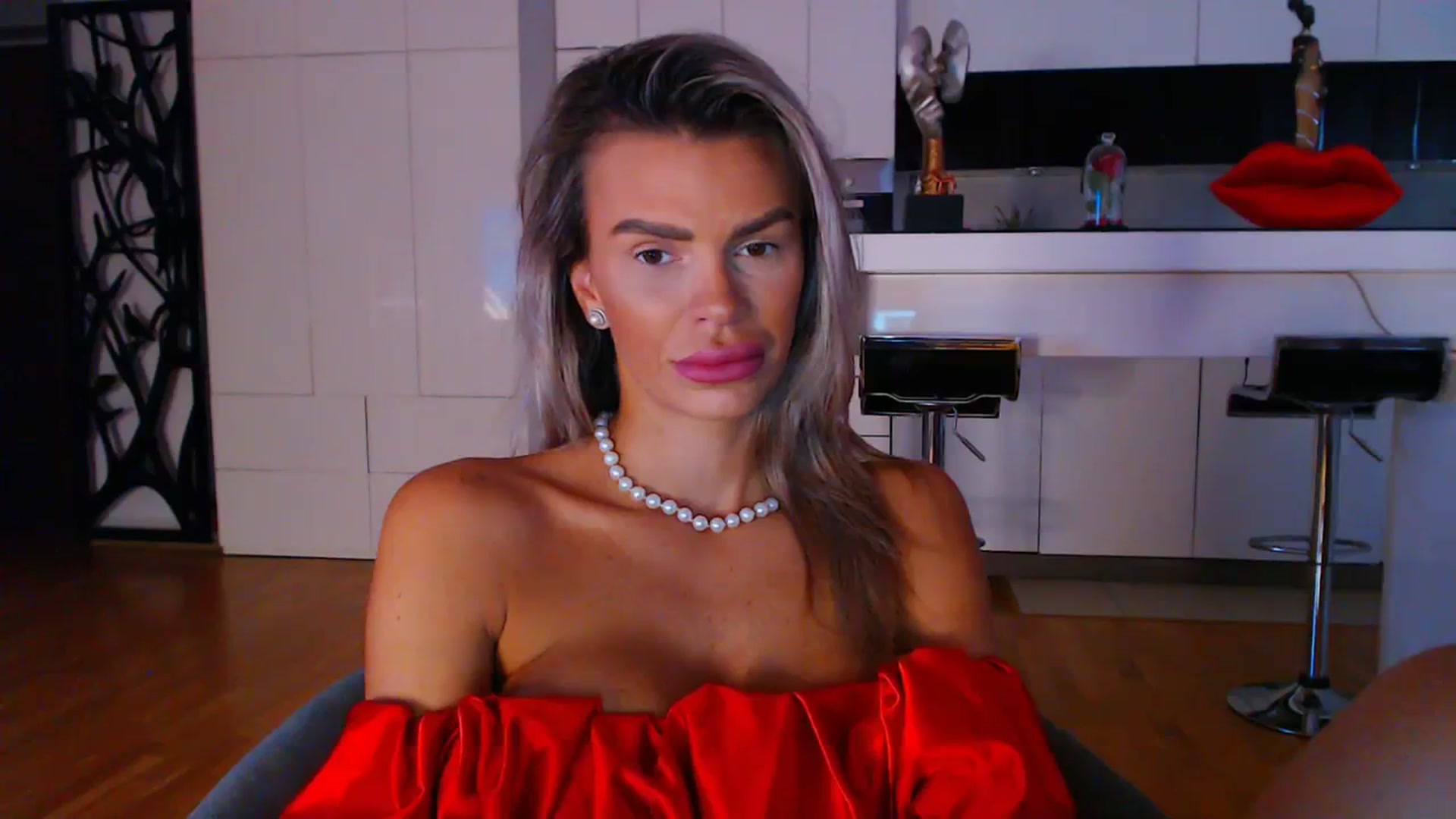D_y_y video thumbnail