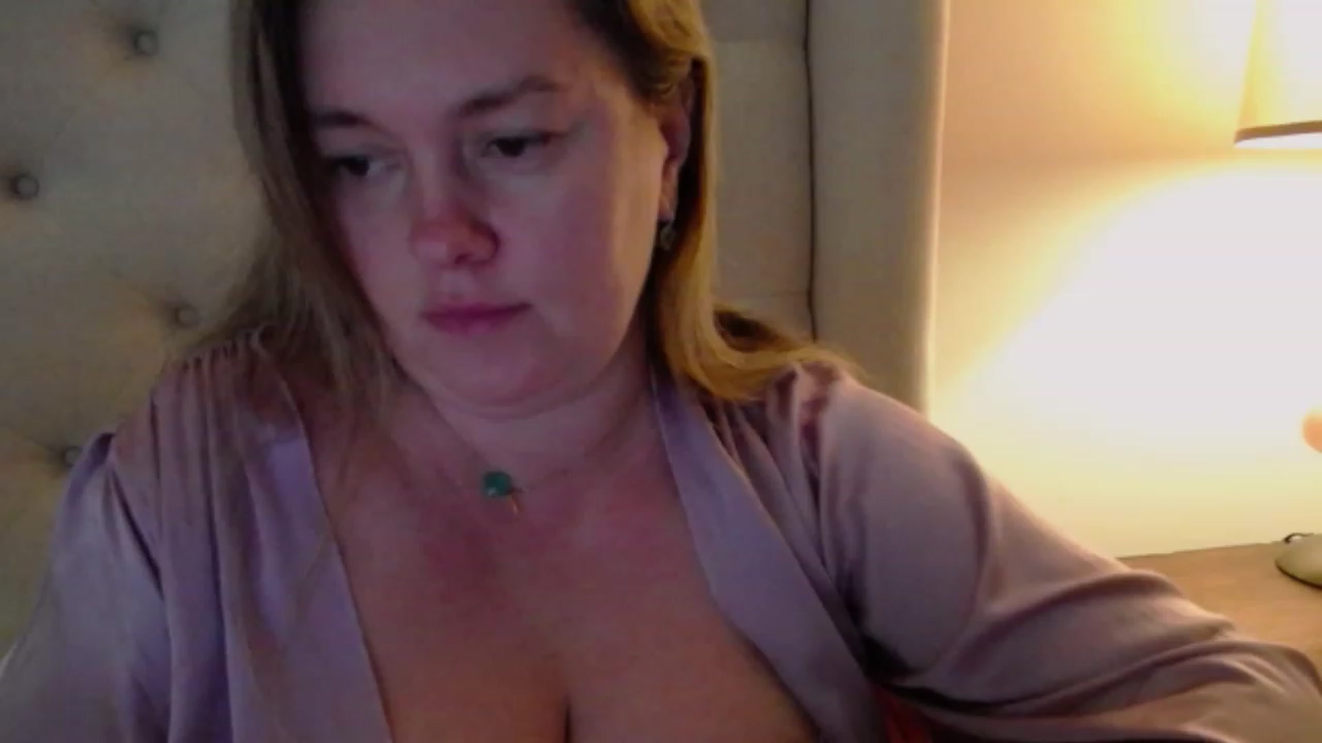 J0llye video thumbnail