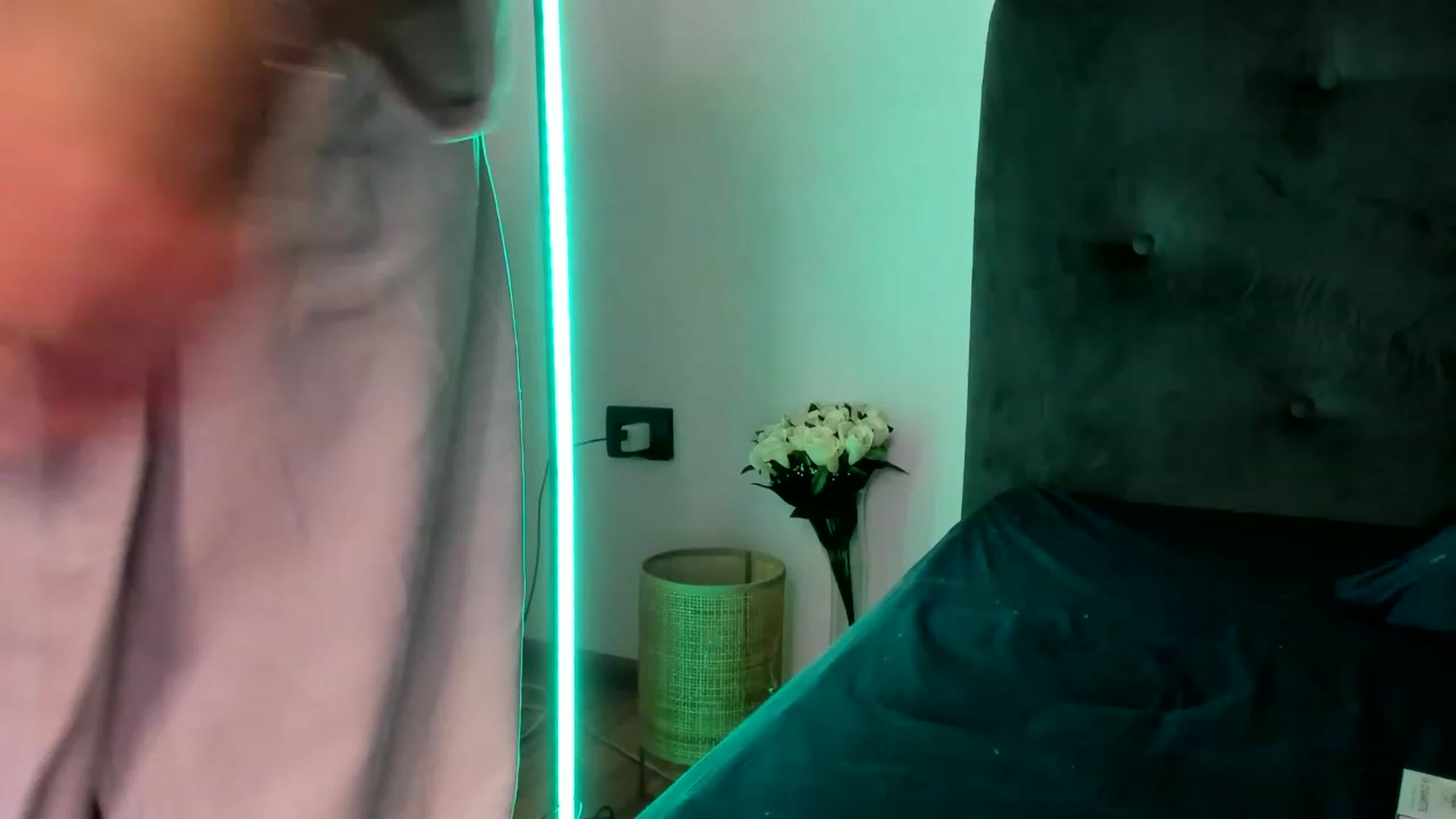 Bee_Bee video thumbnail