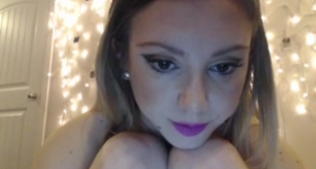 MiniMariah video thumbnail