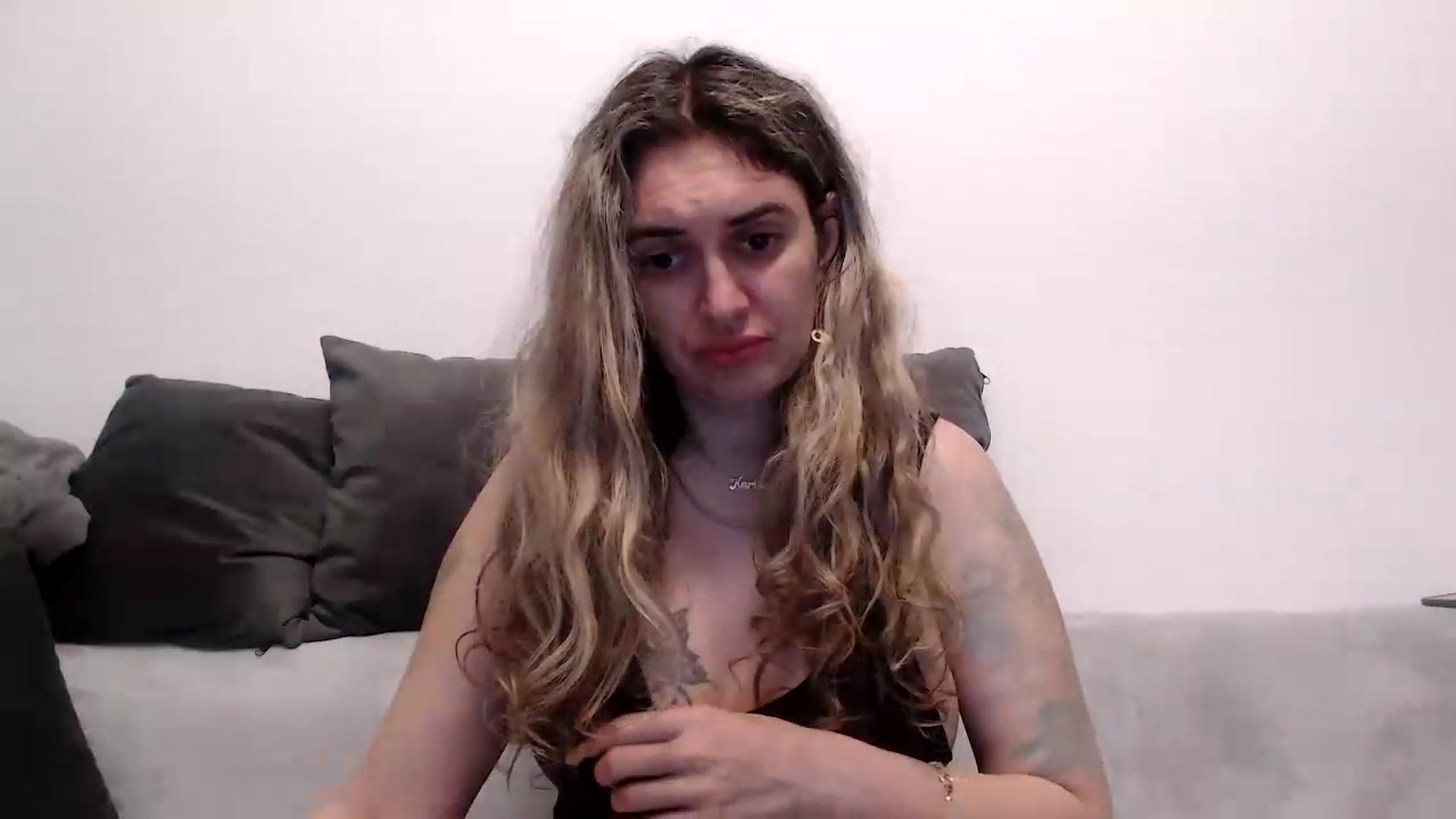 MissDivinna video thumbnail