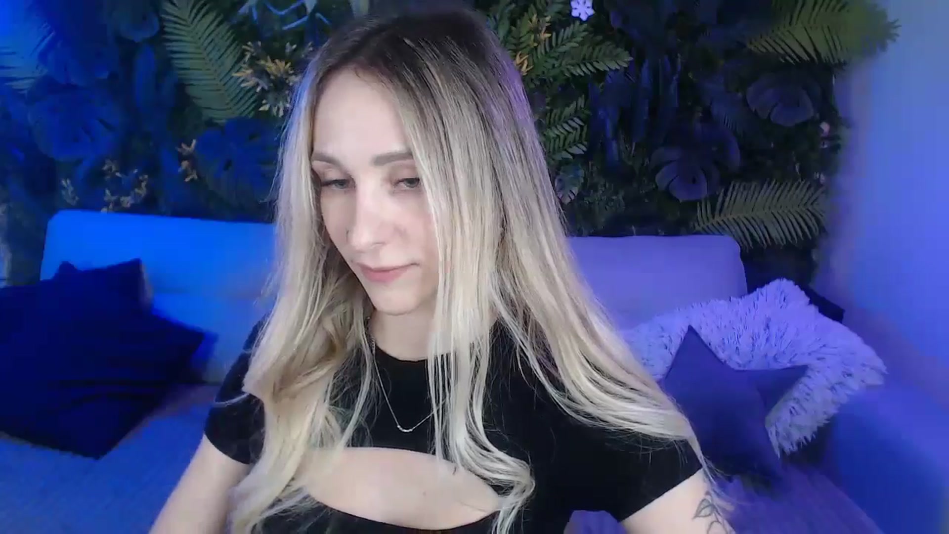 Horny_Blond video thumbnail