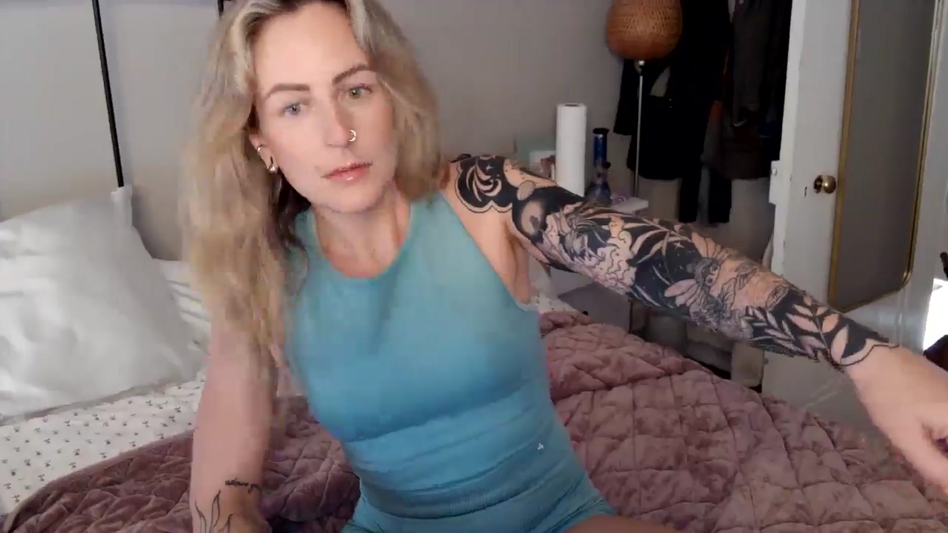 Lena_bee video thumbnail