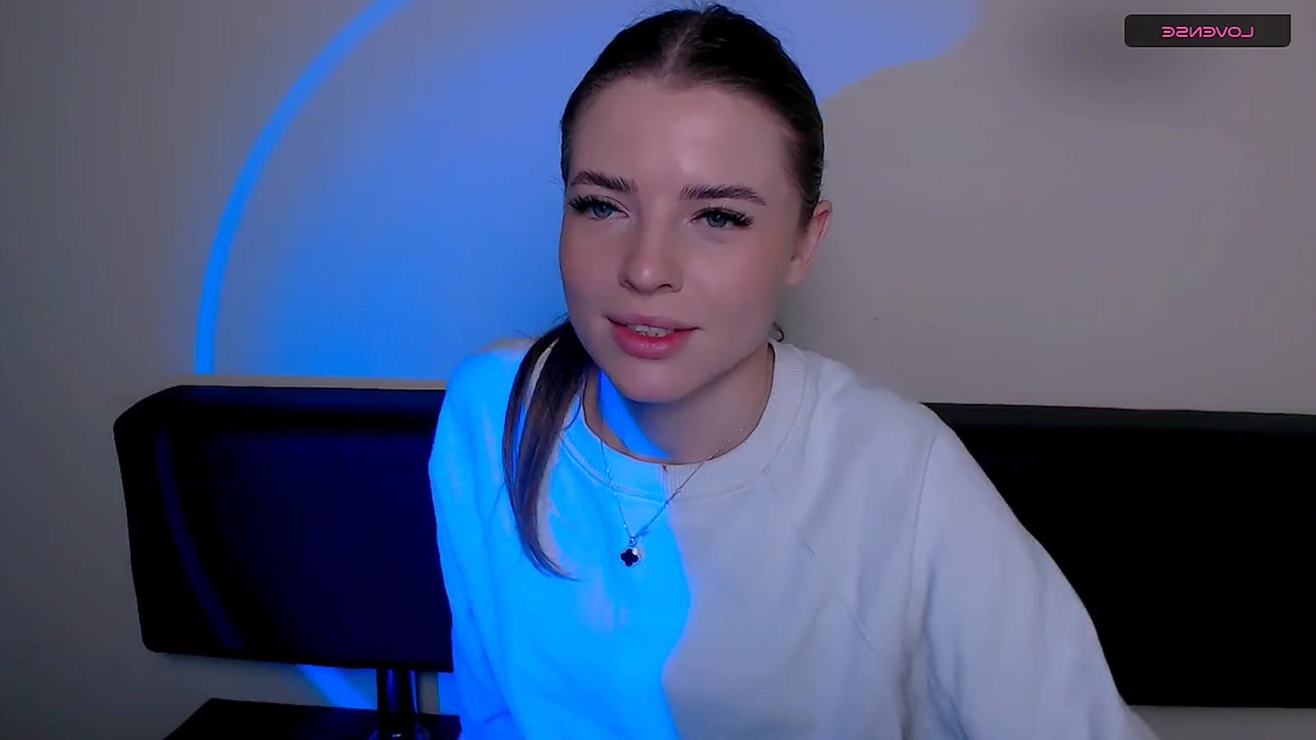 MissOli_ video thumbnail