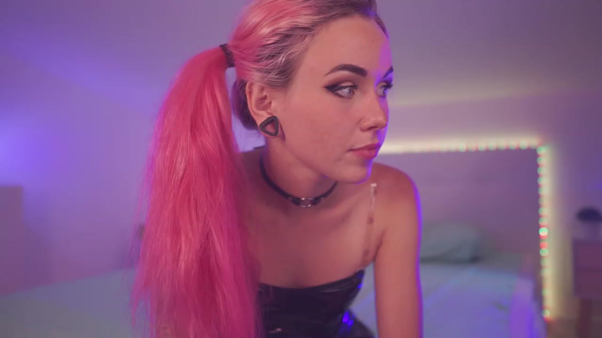 Sarah_Pink video thumbnail
