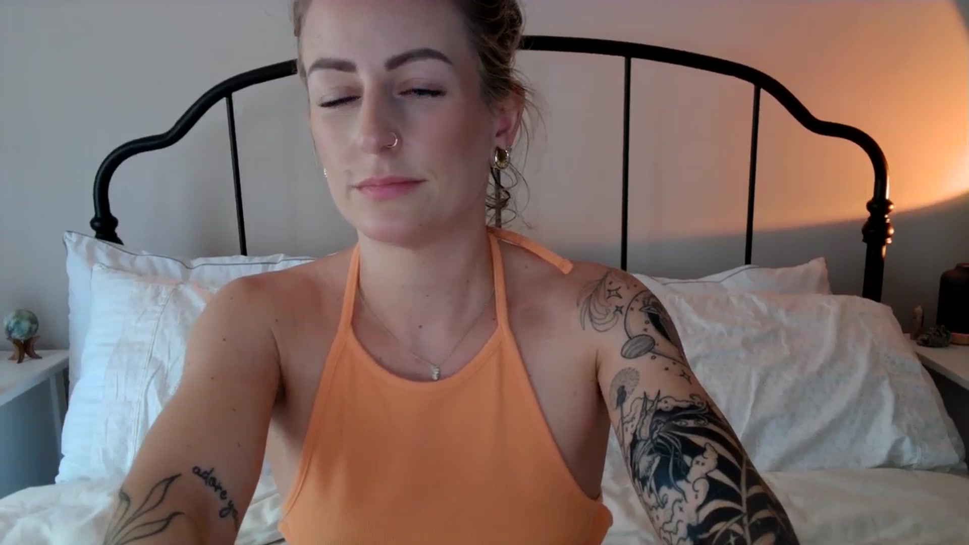 Lena_bee video thumbnail
