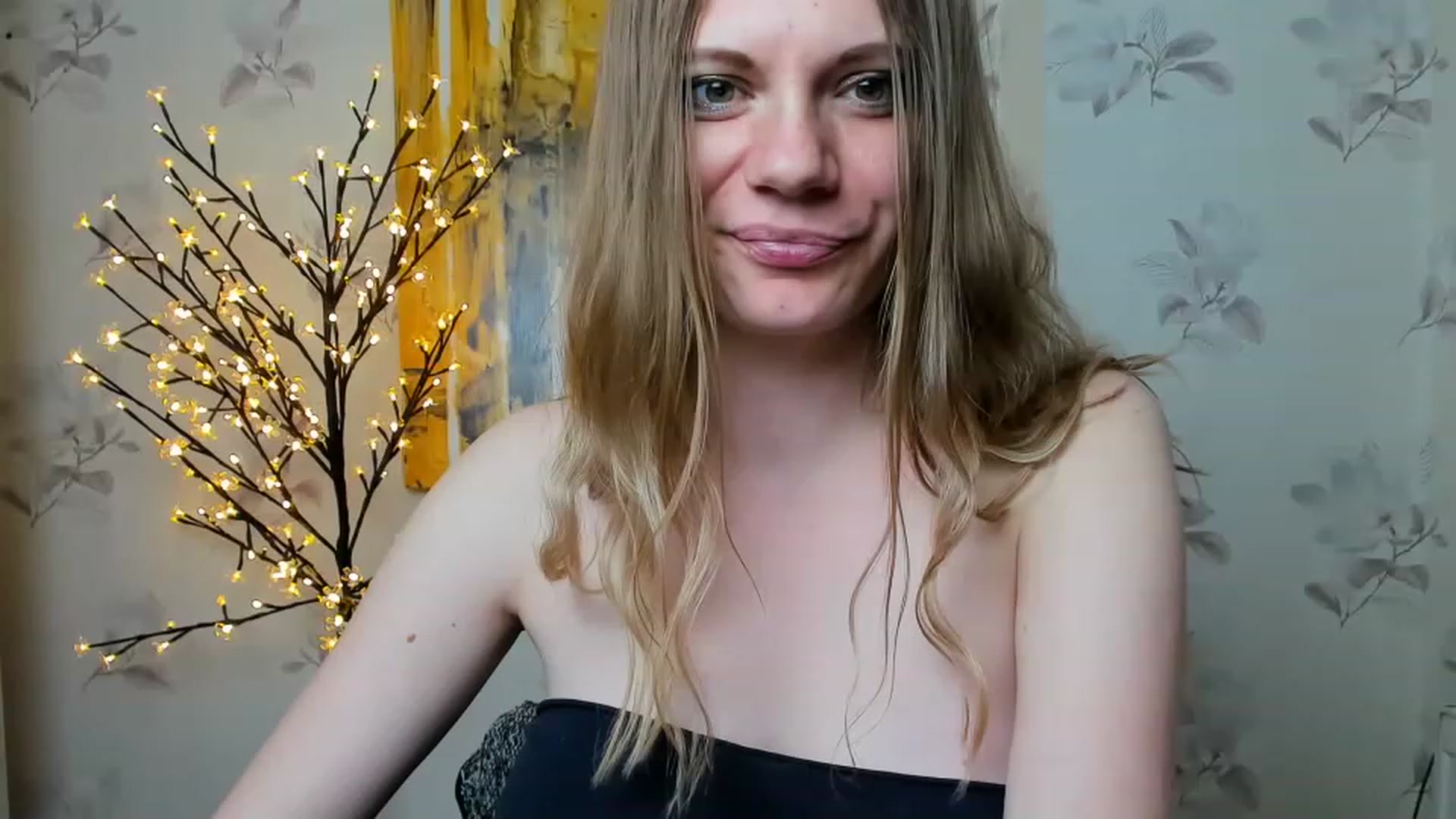 VikkyBloom video thumbnail