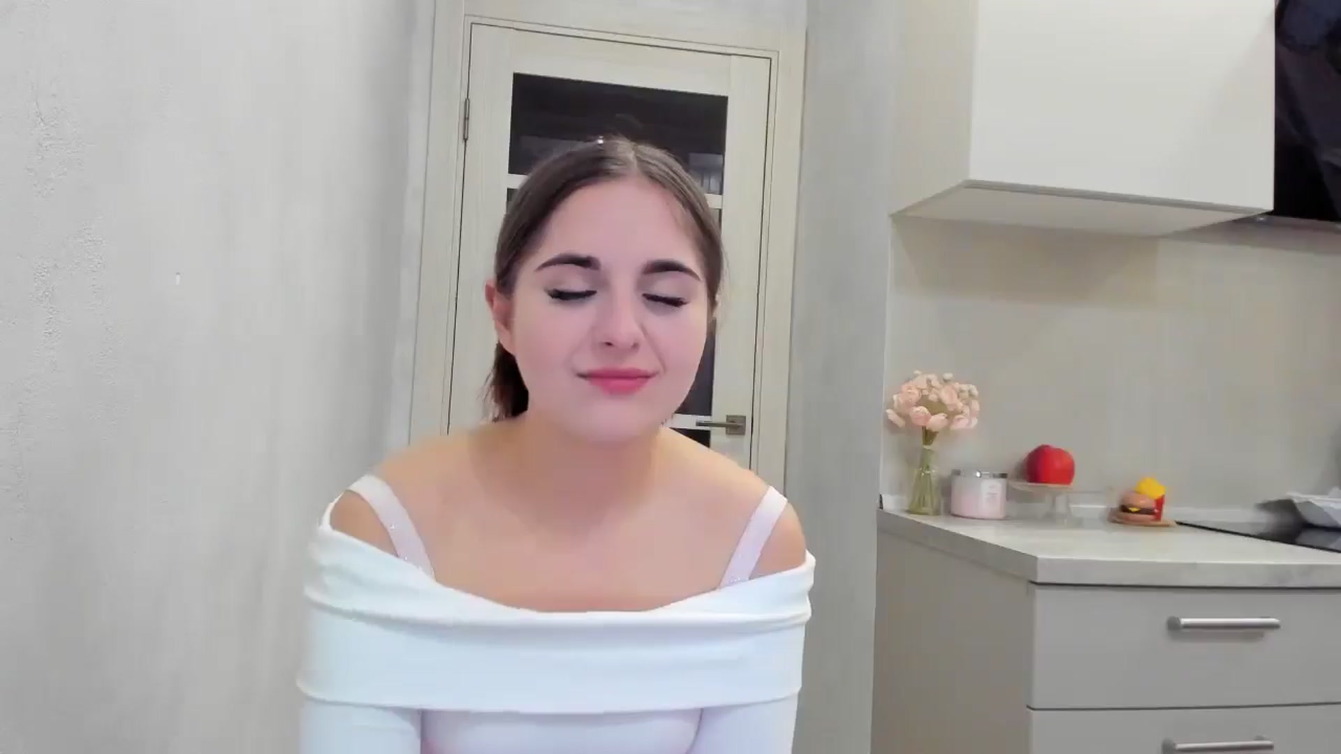 Miss_Peach_ video thumbnail
