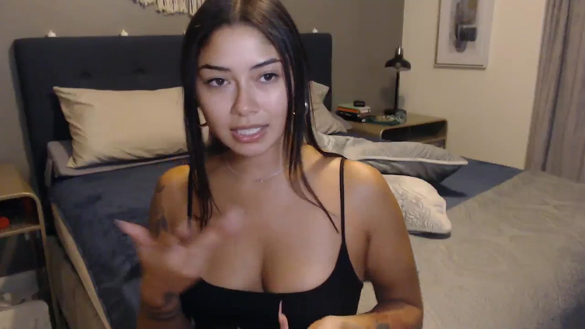 YourGoddessLu video thumbnail