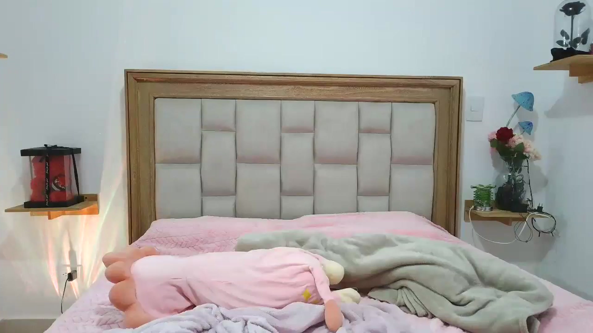 yesicat video thumbnail