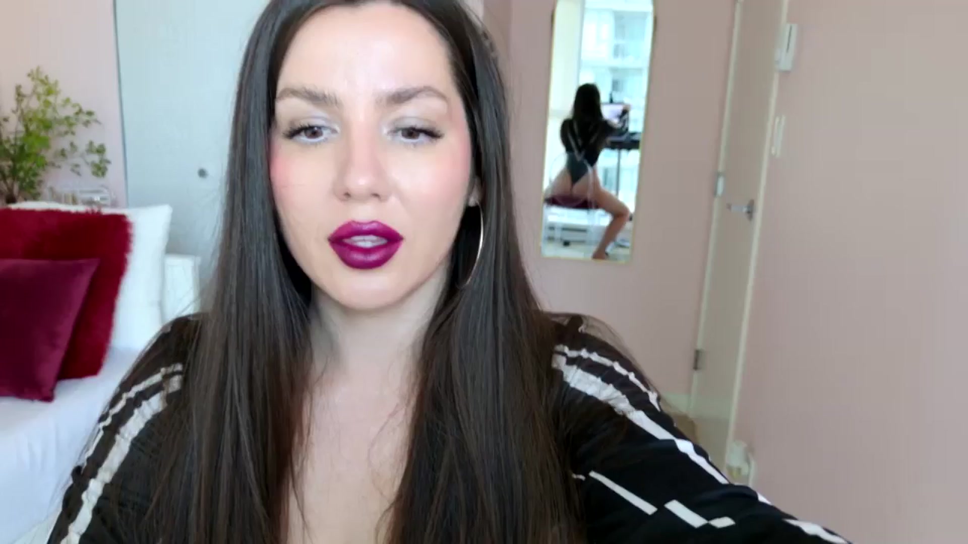 BellaBaxter video thumbnail