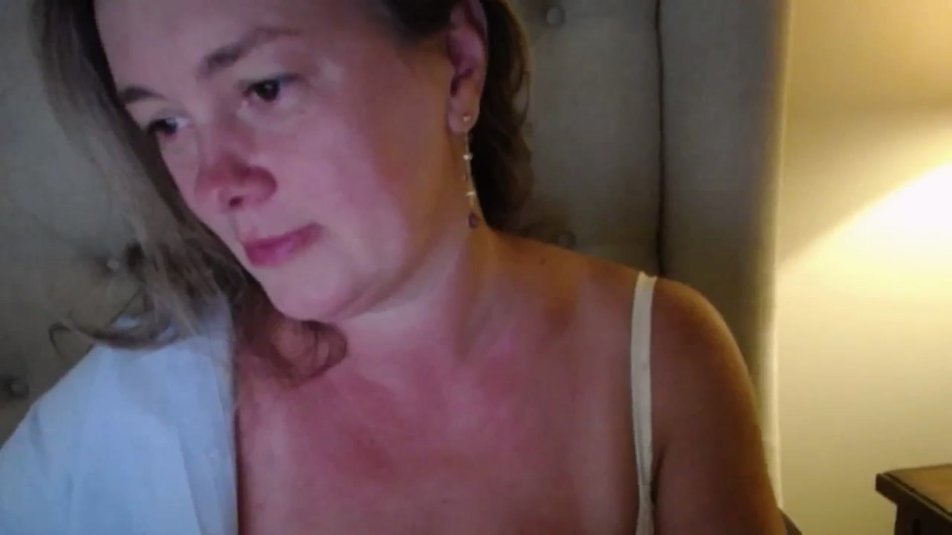 J0llye video thumbnail