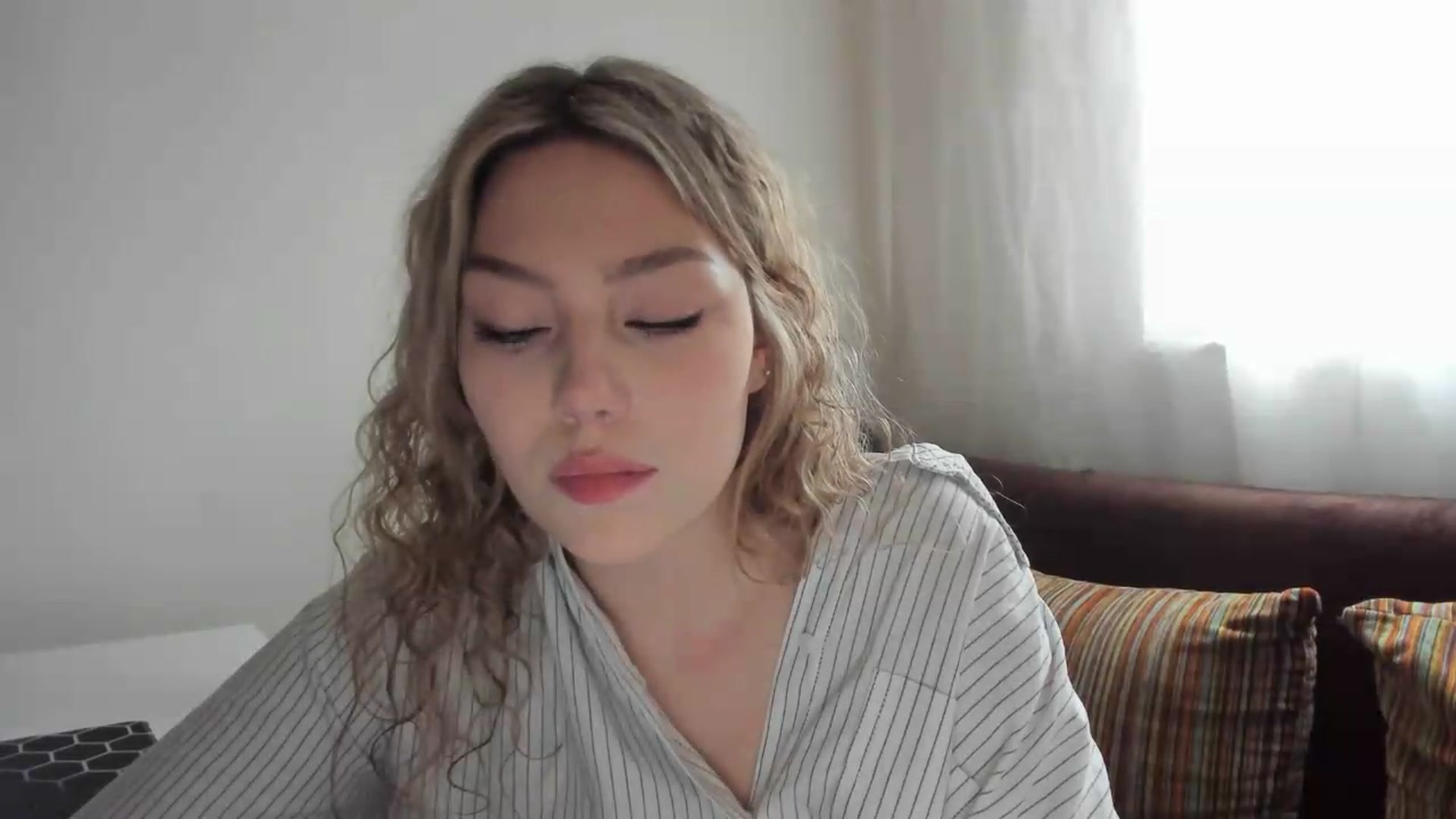 Milanana video thumbnail