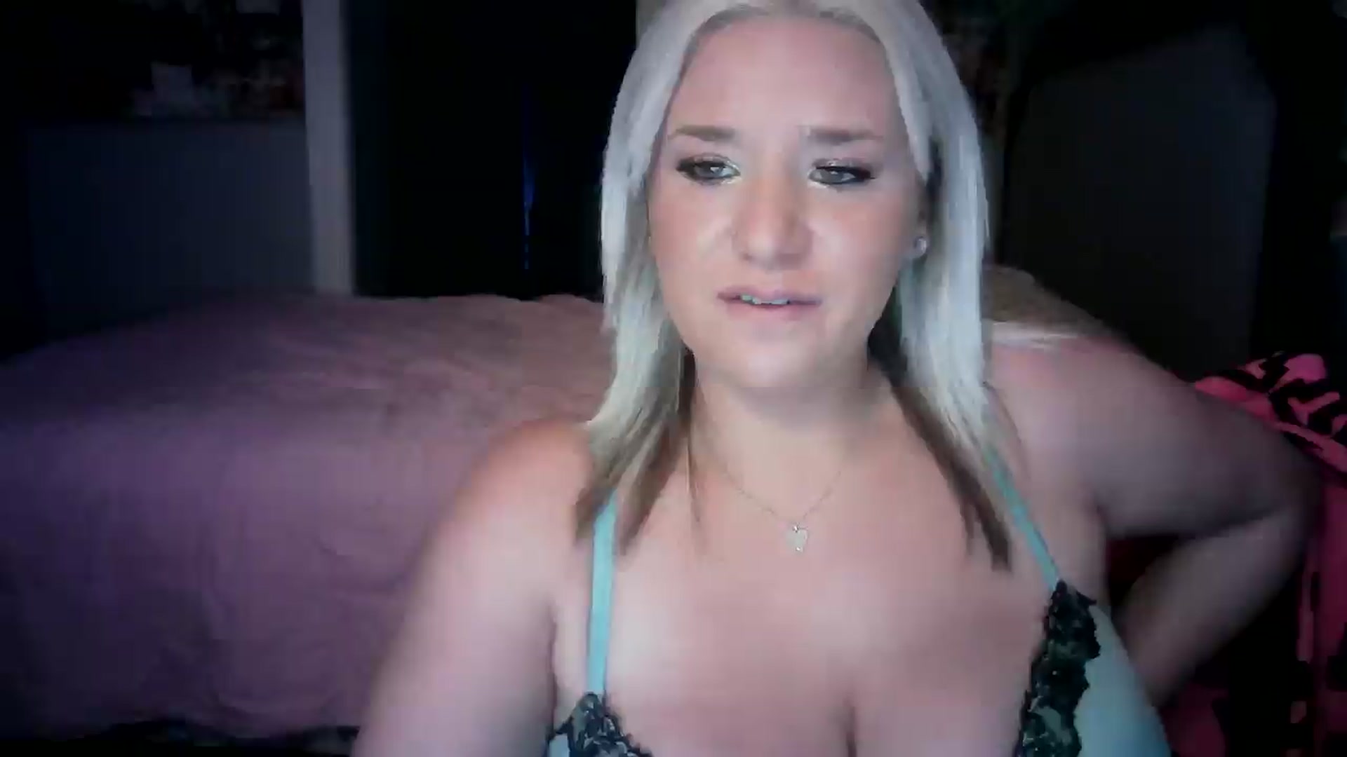 LusciousLindz video thumbnail