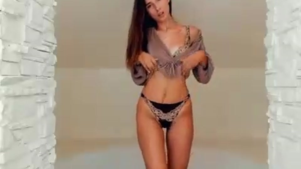 LeylaMiow video thumbnail
