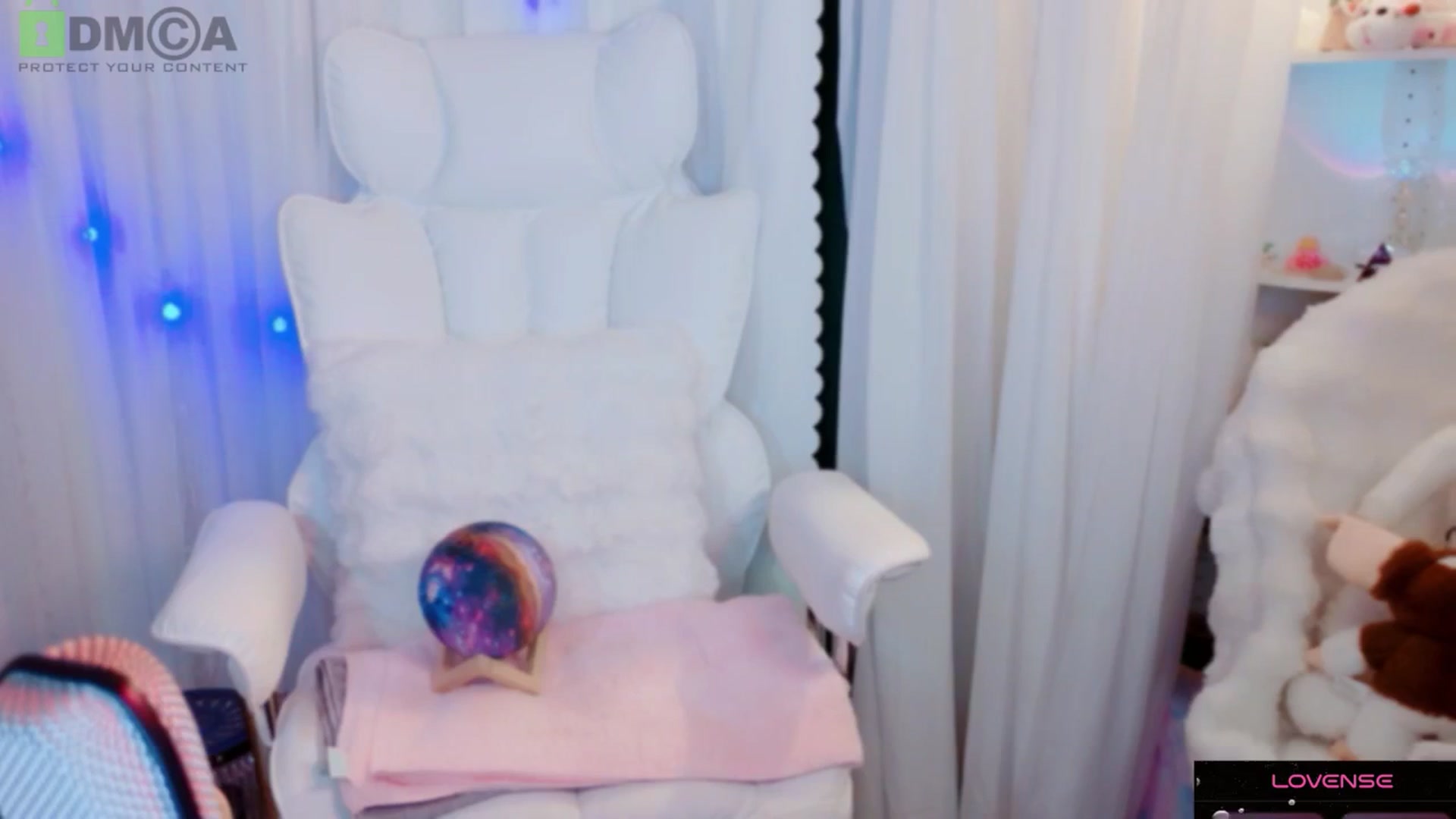 meowtheworld video thumbnail