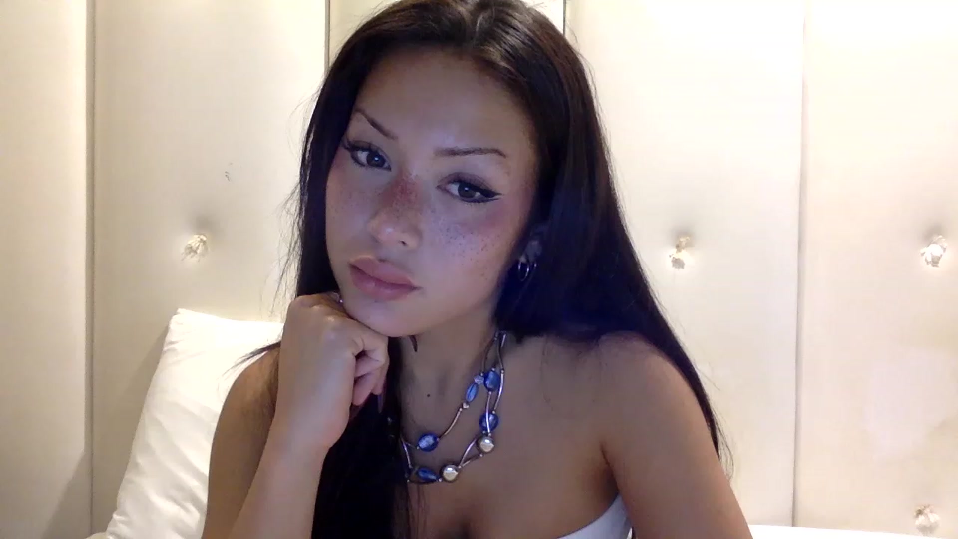 Miss_emiko video thumbnail