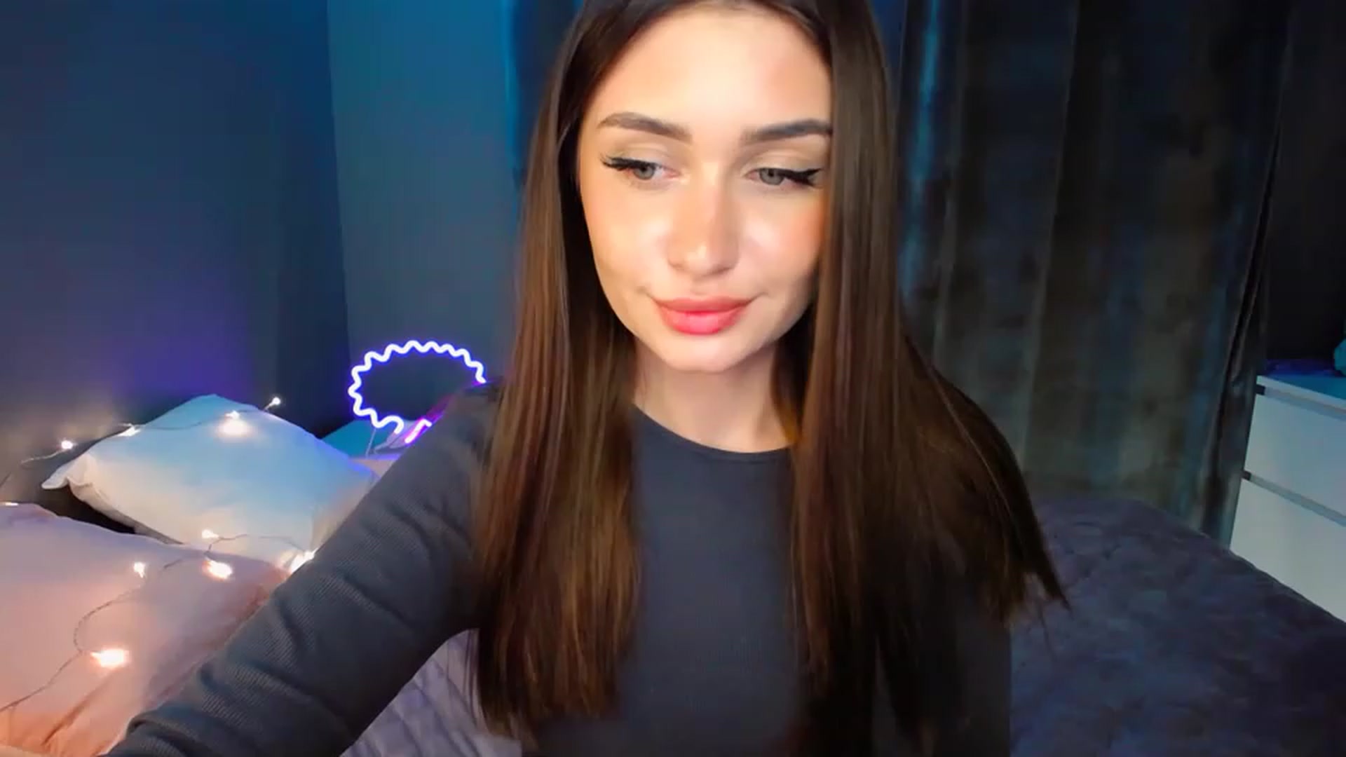 DollGlamourr video thumbnail