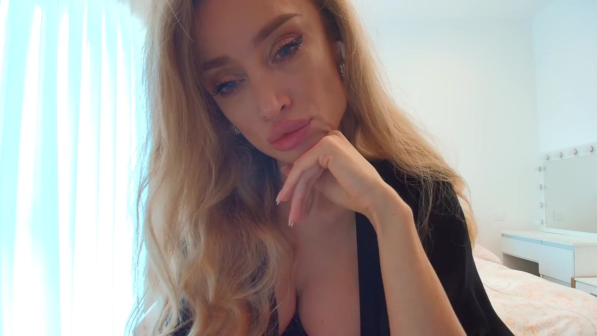 Anayys video thumbnail
