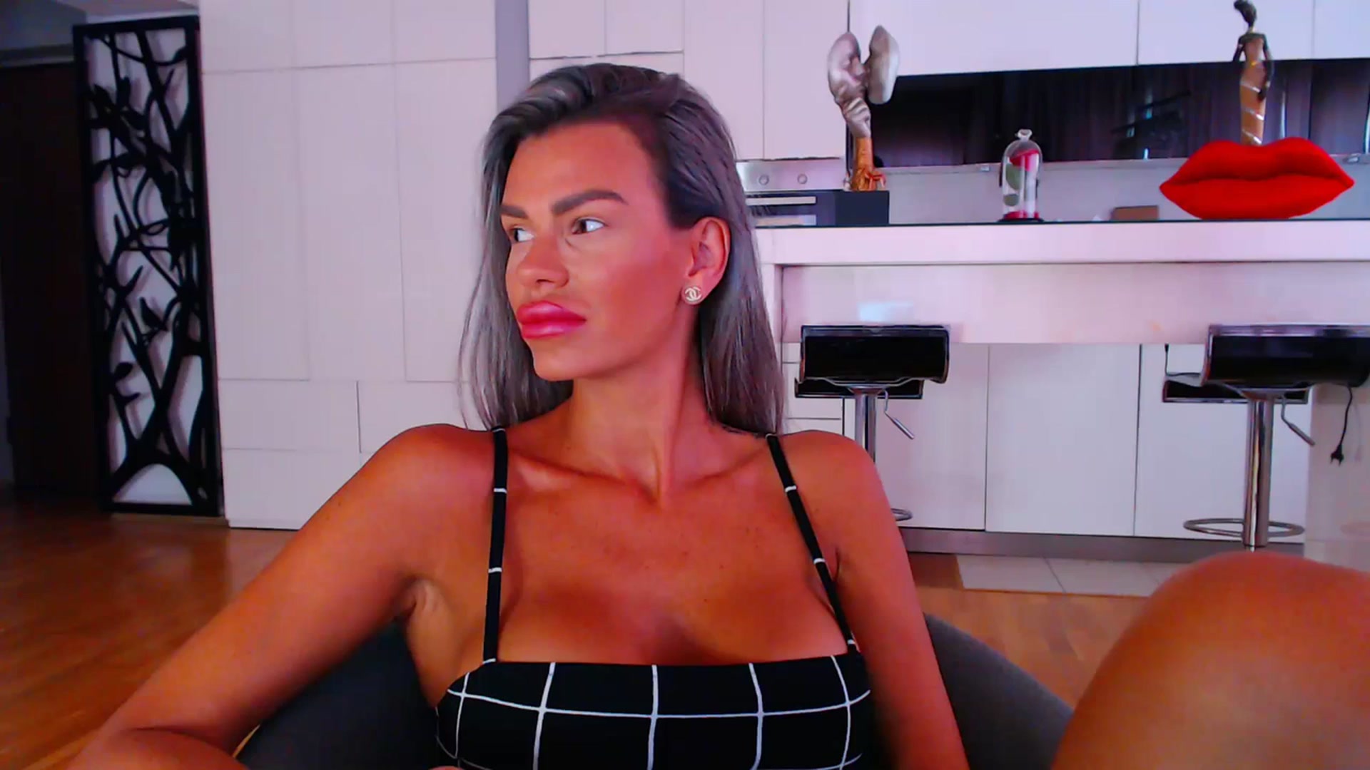 D_y_y video thumbnail