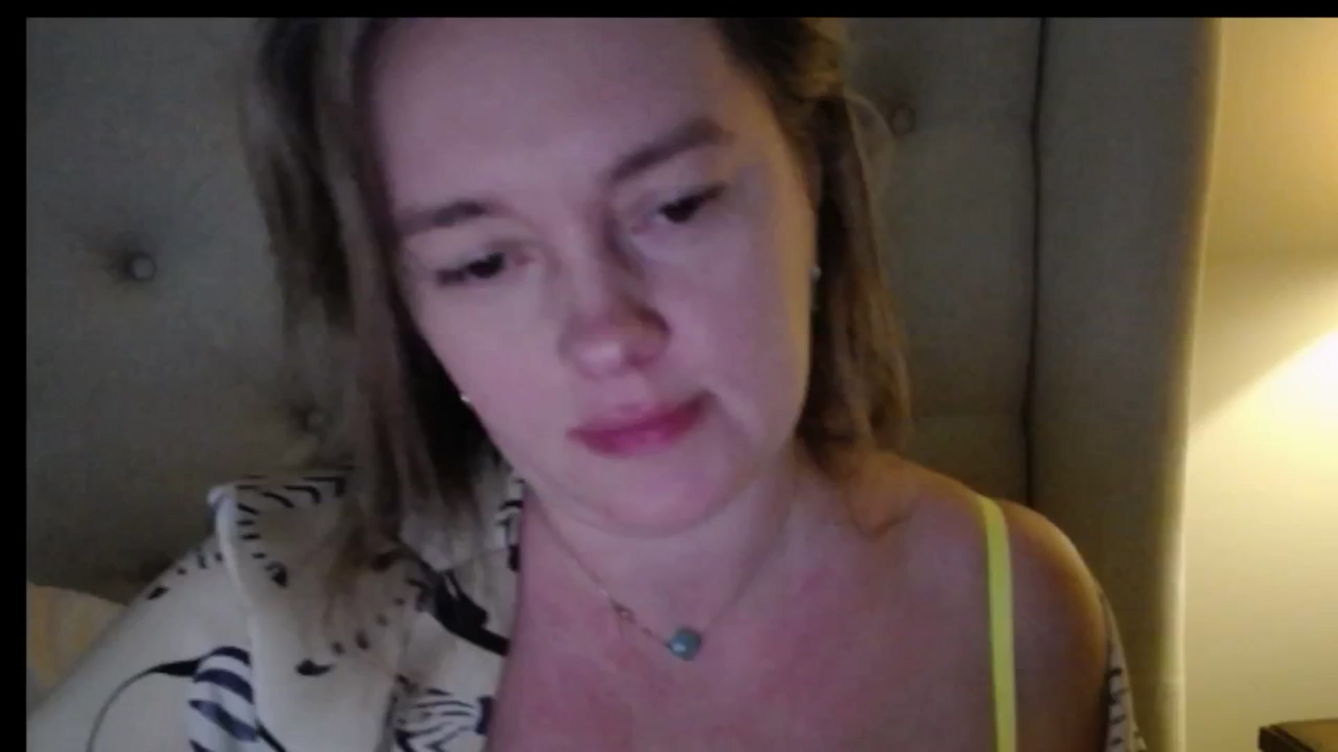J0llye video thumbnail