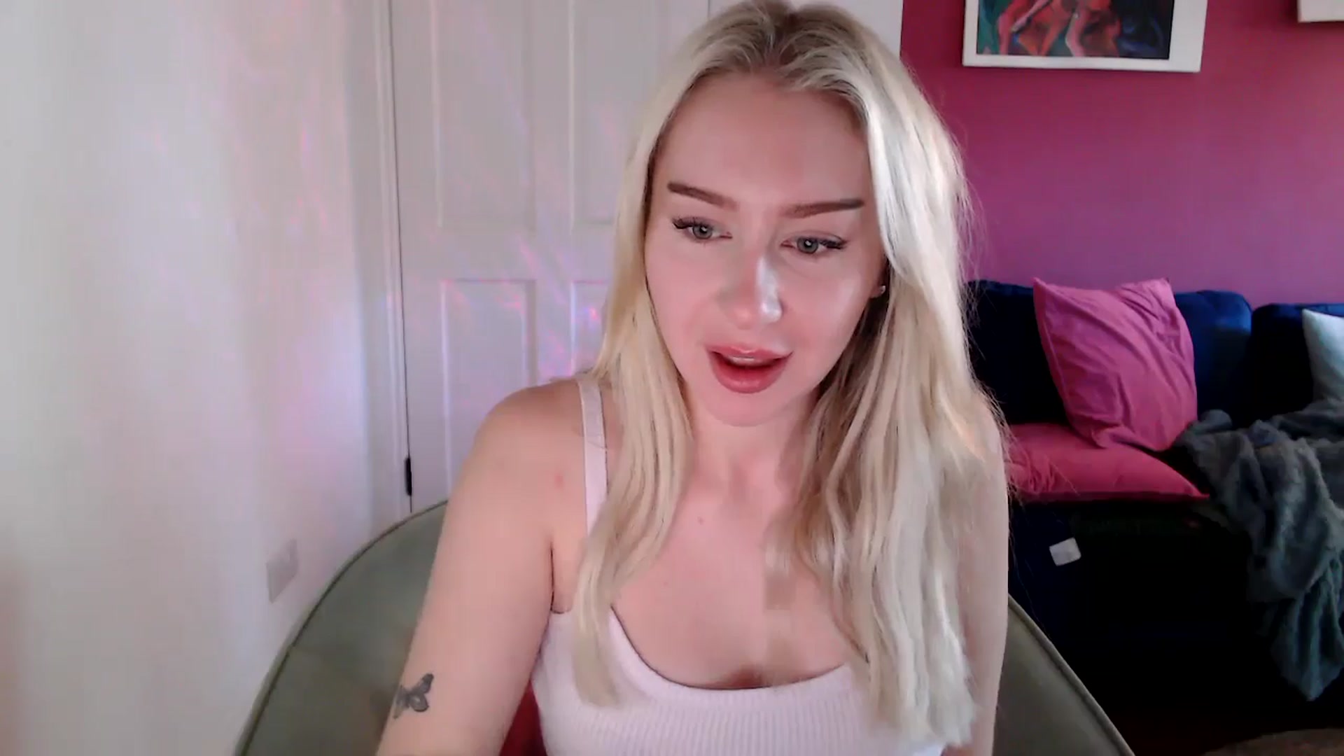 PetiteAvax video thumbnail