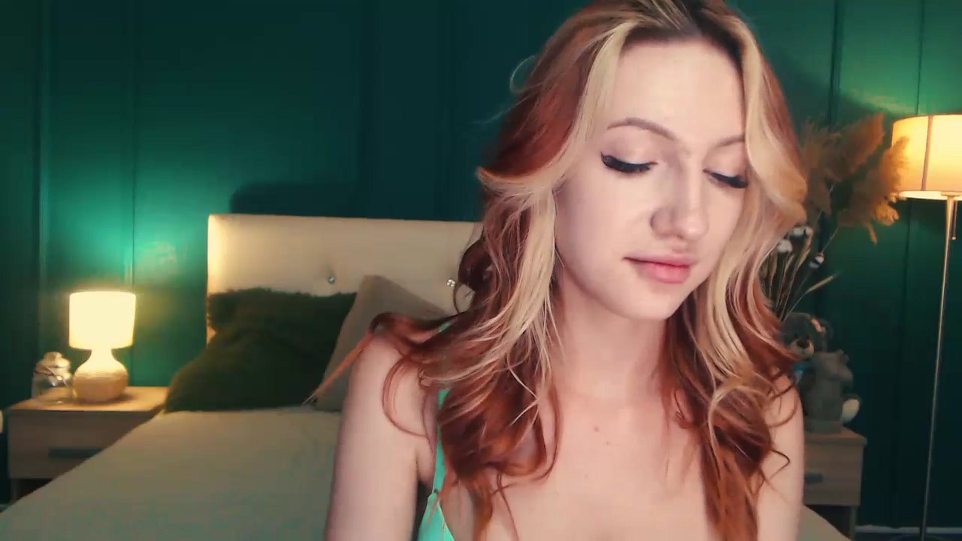LovelyGin video thumbnail
