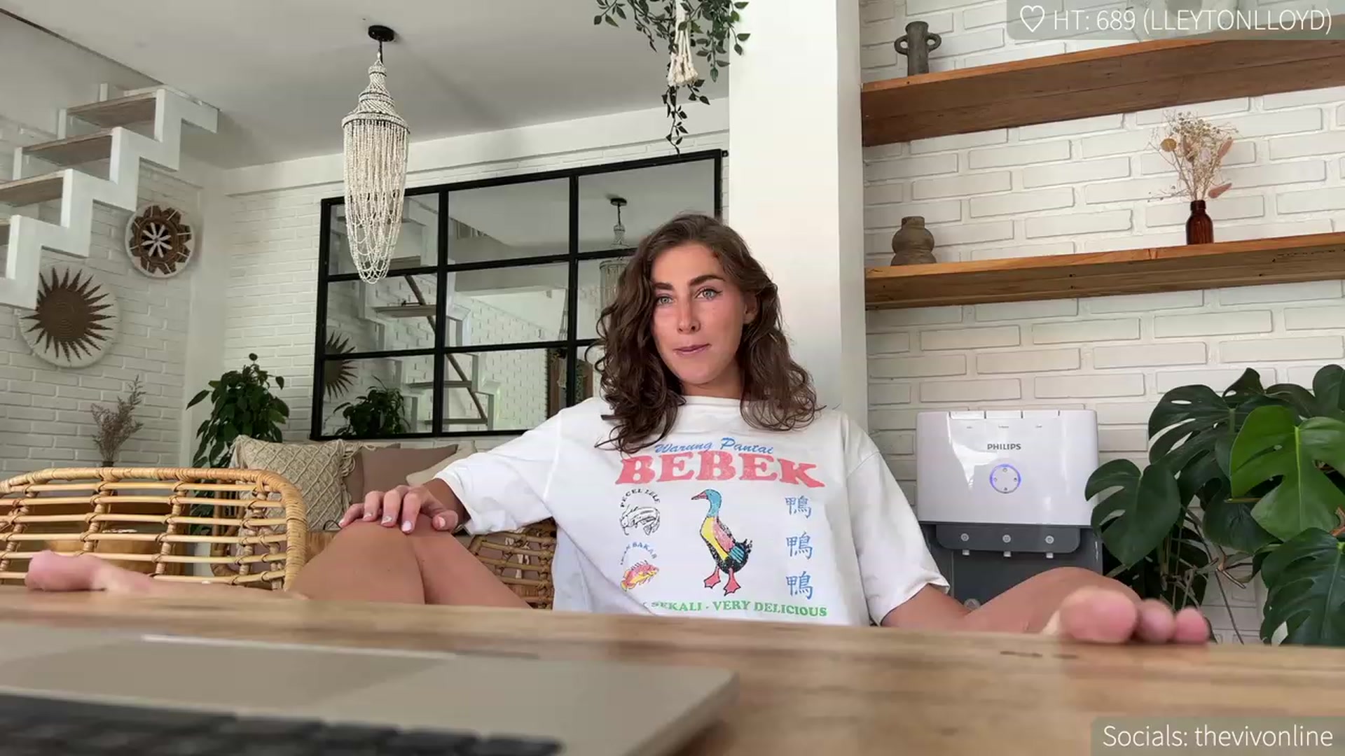 HelloViv video thumbnail