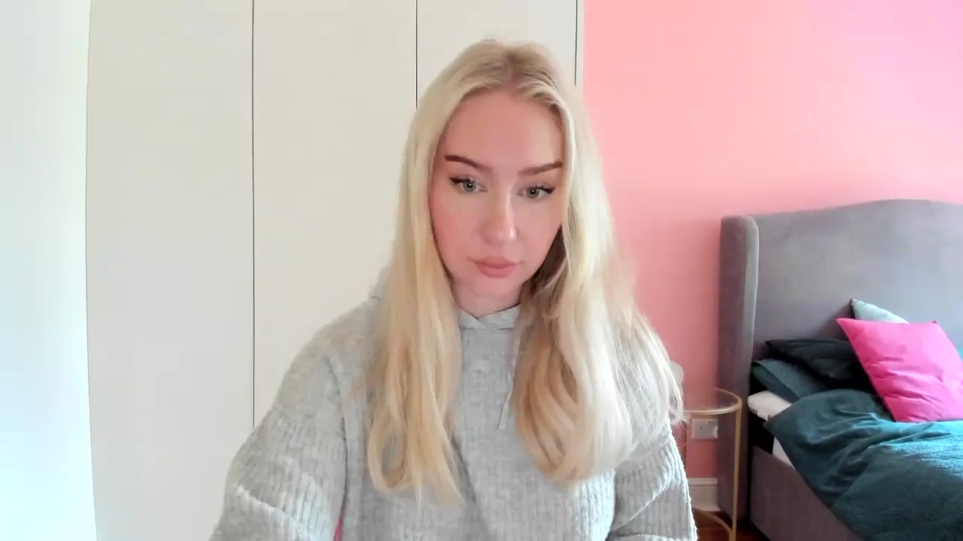 PetiteAvax video thumbnail