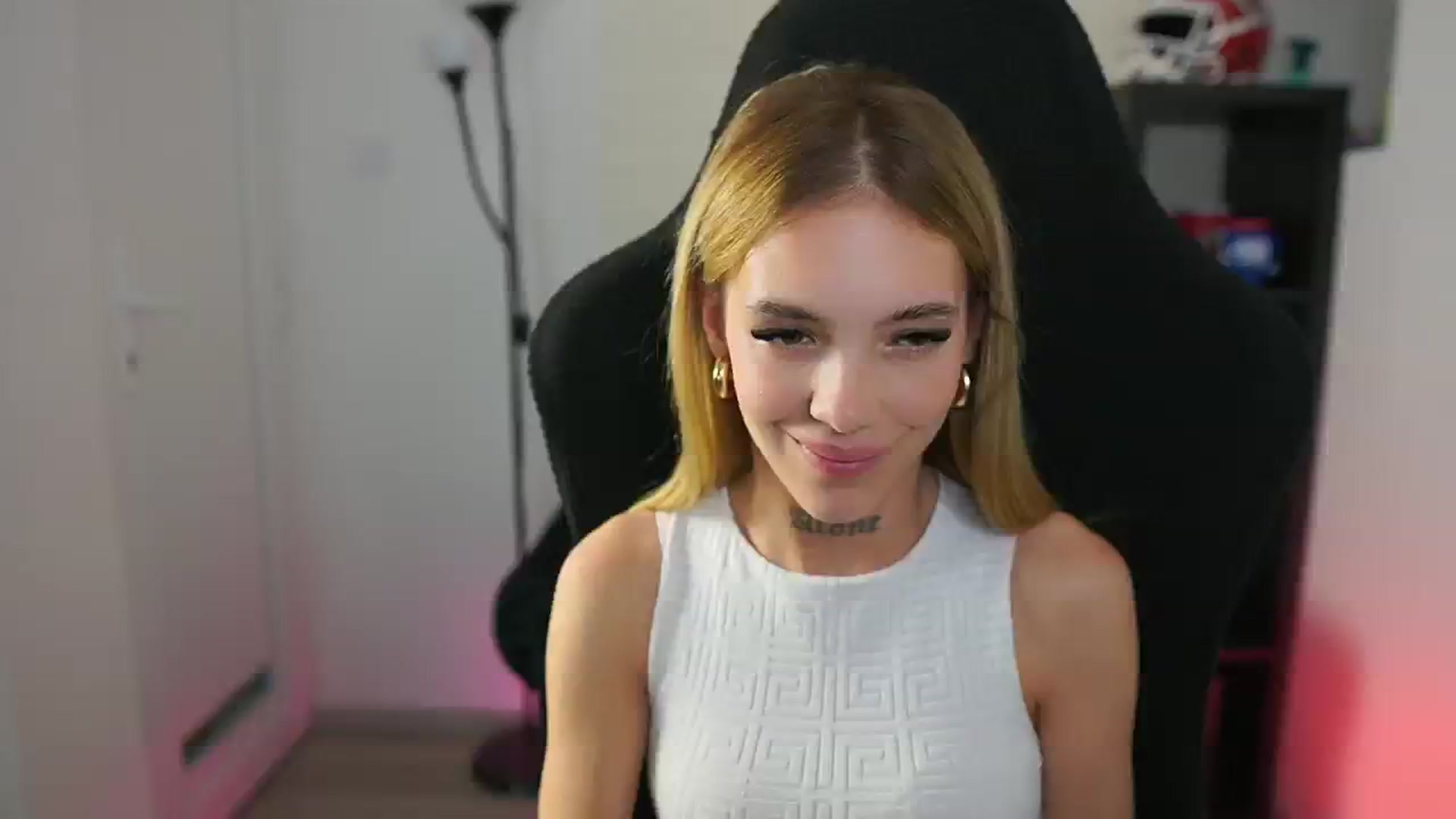 Alexxisky video thumbnail