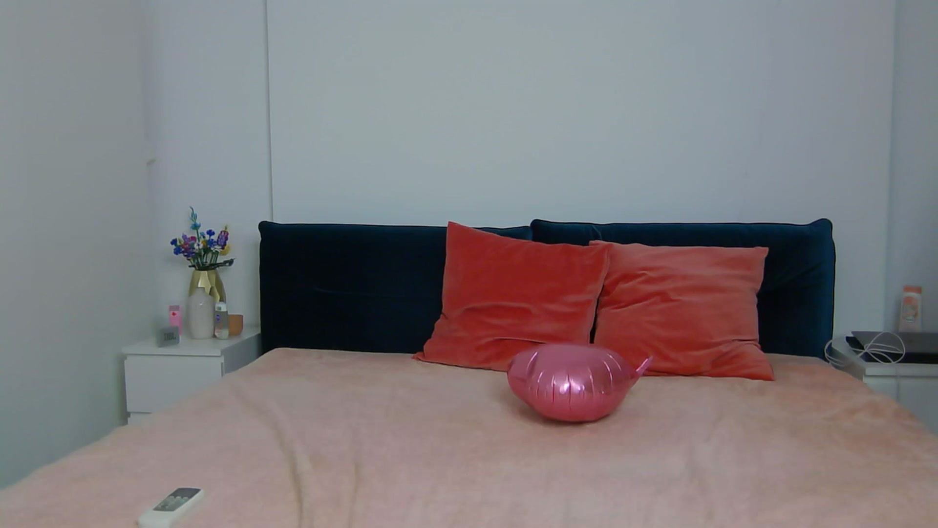 NaiaaBee video thumbnail
