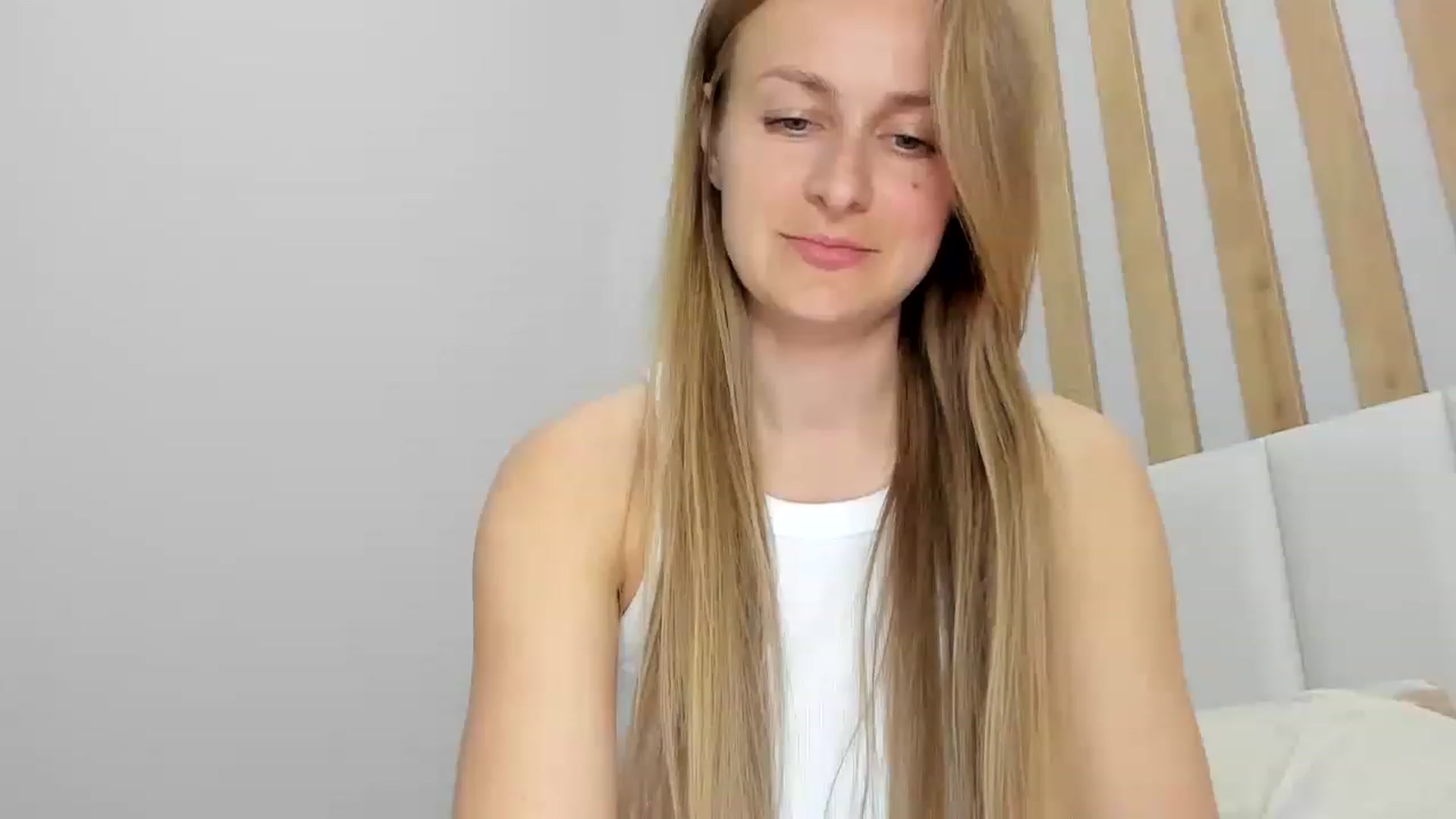 regular_girl video thumbnail