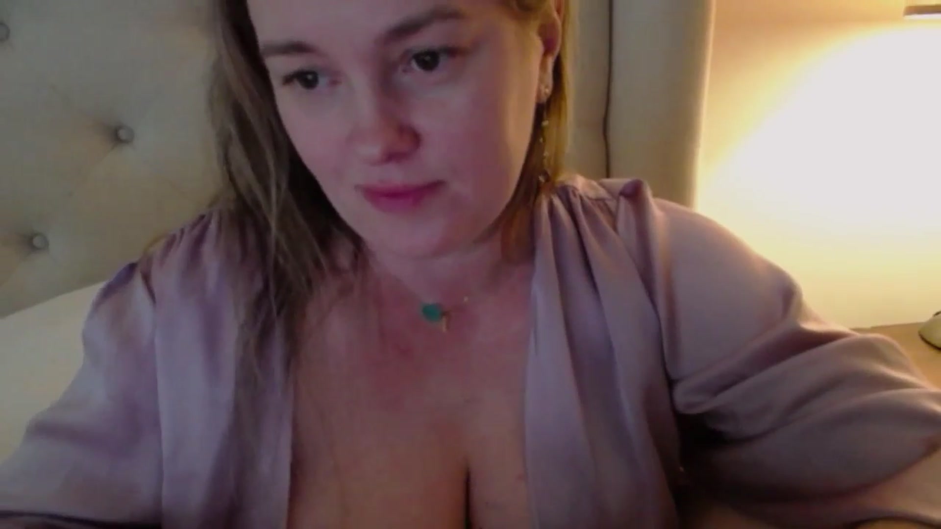 J0llye video thumbnail