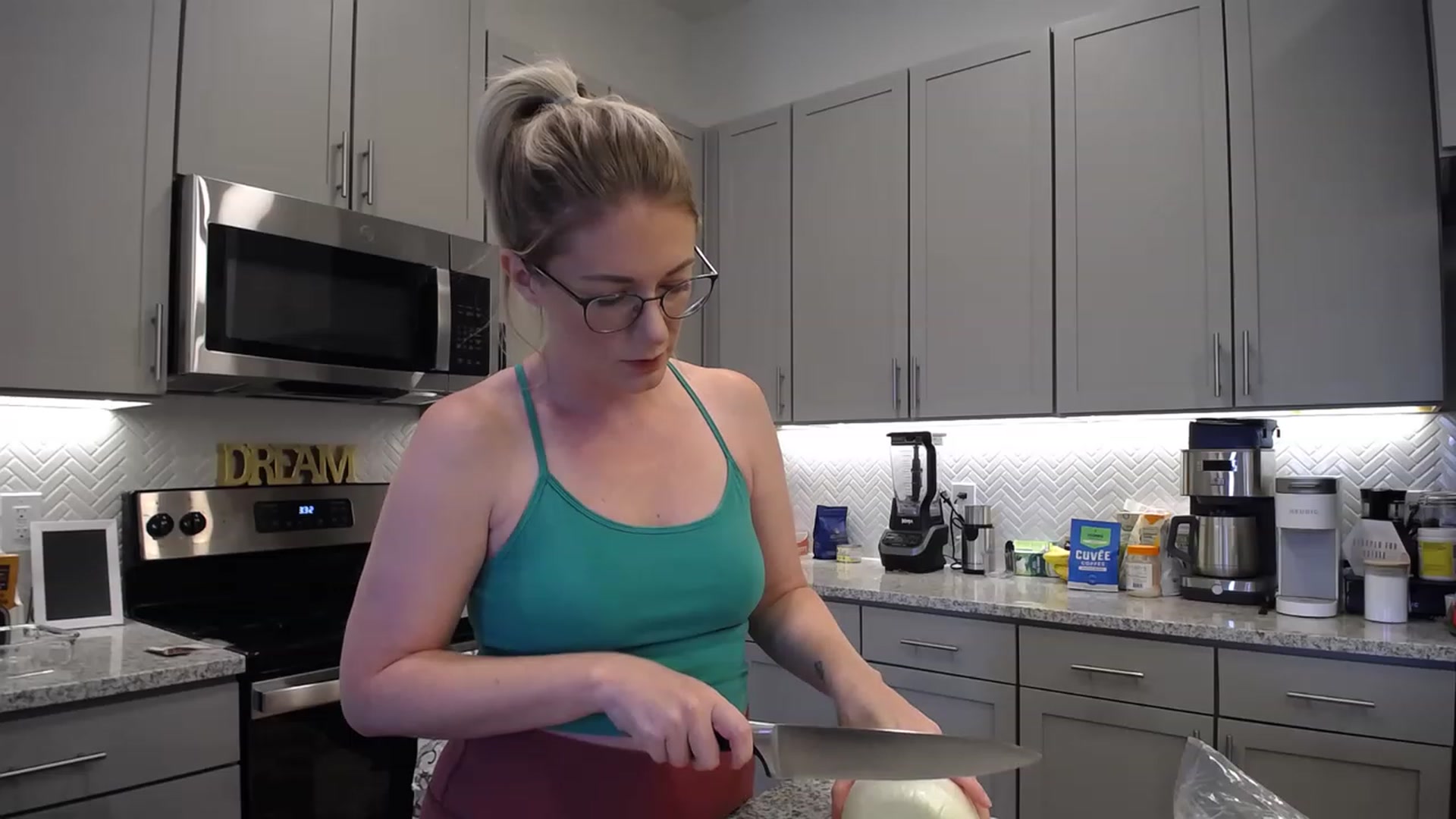 TeecakeAvery video thumbnail