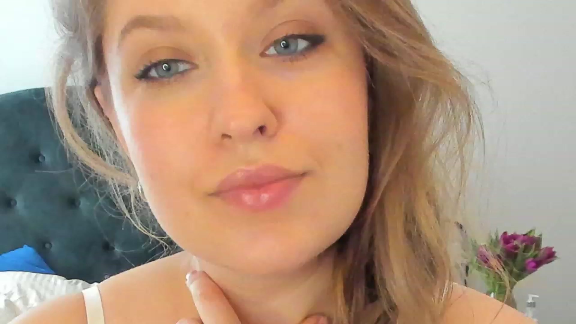 SensualAdict video thumbnail