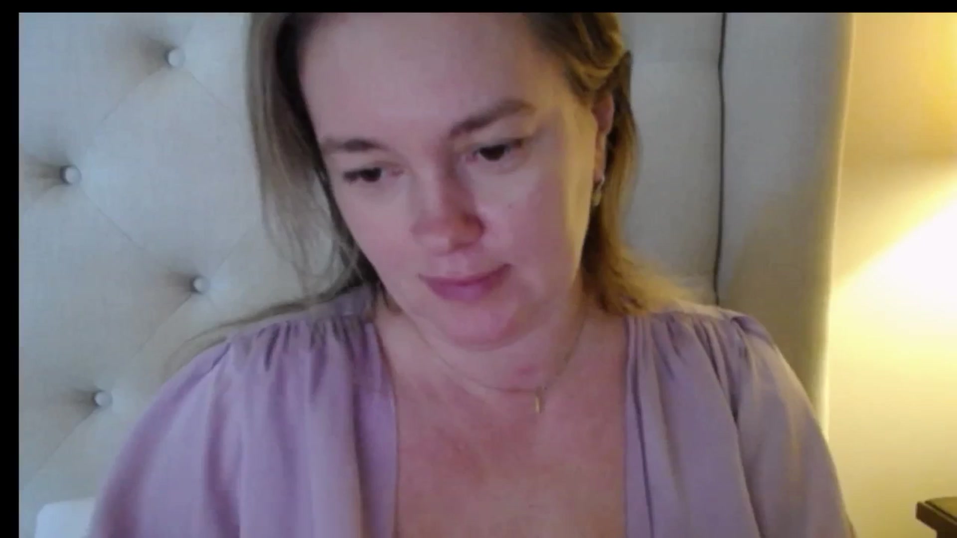 J0llye video thumbnail