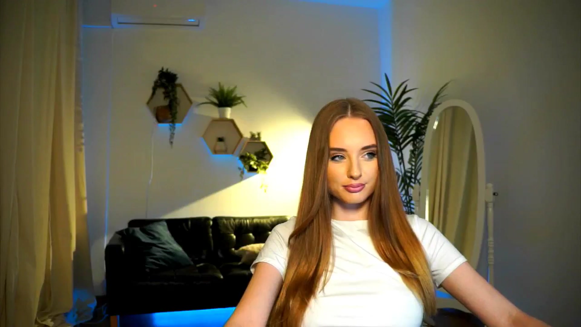 petitegonwild video thumbnail
