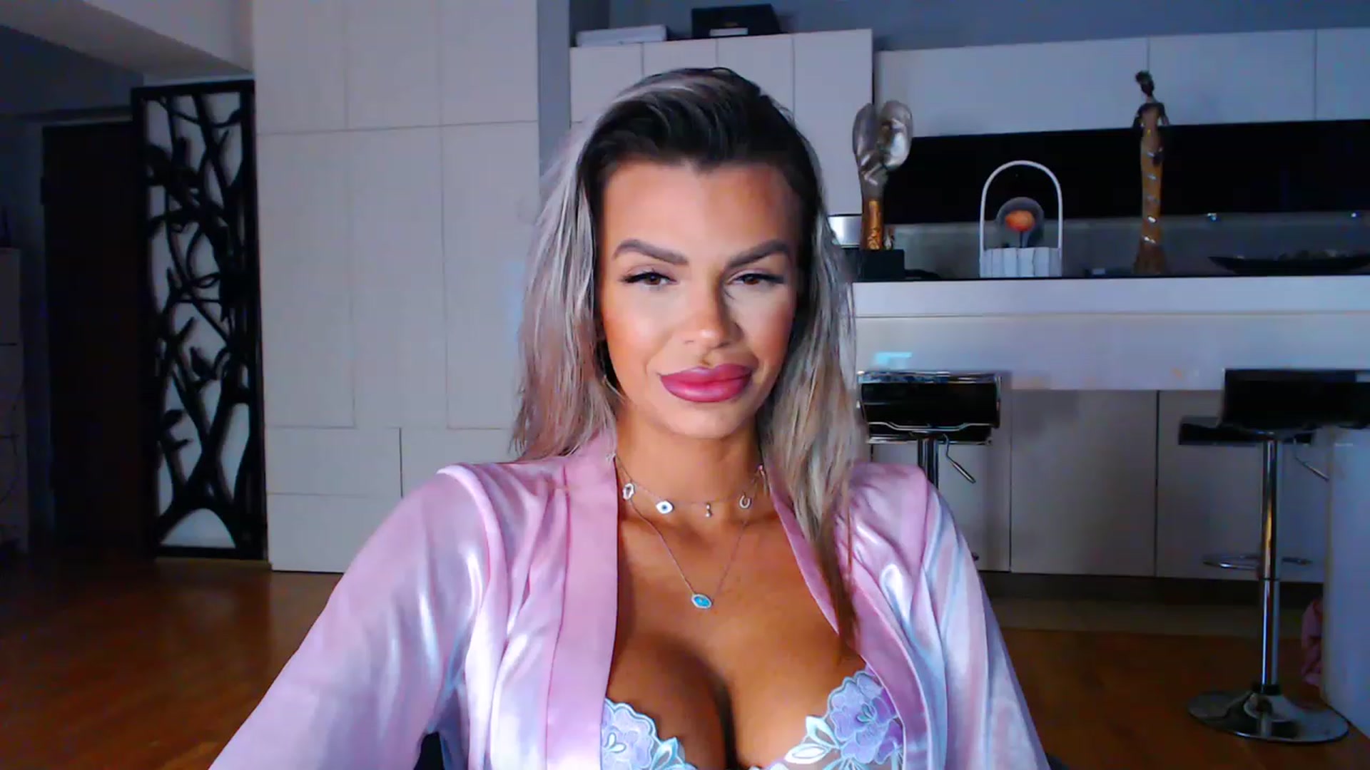 D_y_y video thumbnail