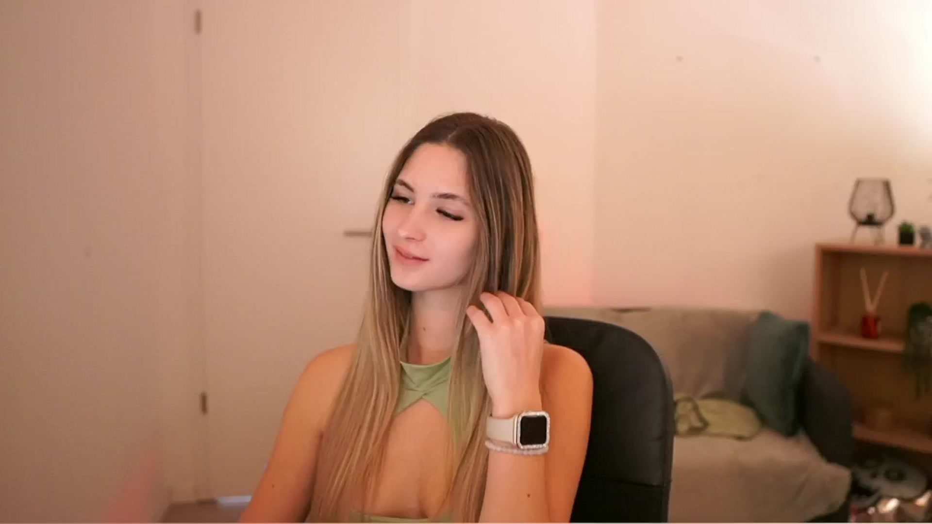 CuteGirl_18 video thumbnail