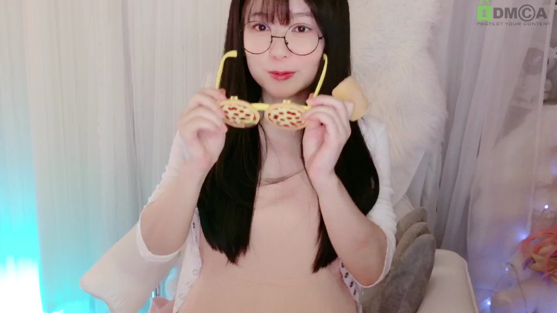 meowtheworld video thumbnail