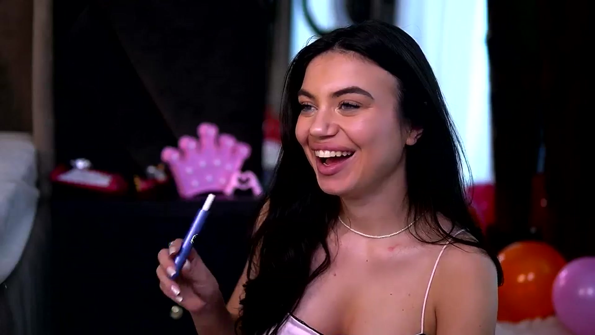 EsmeLuv video thumbnail