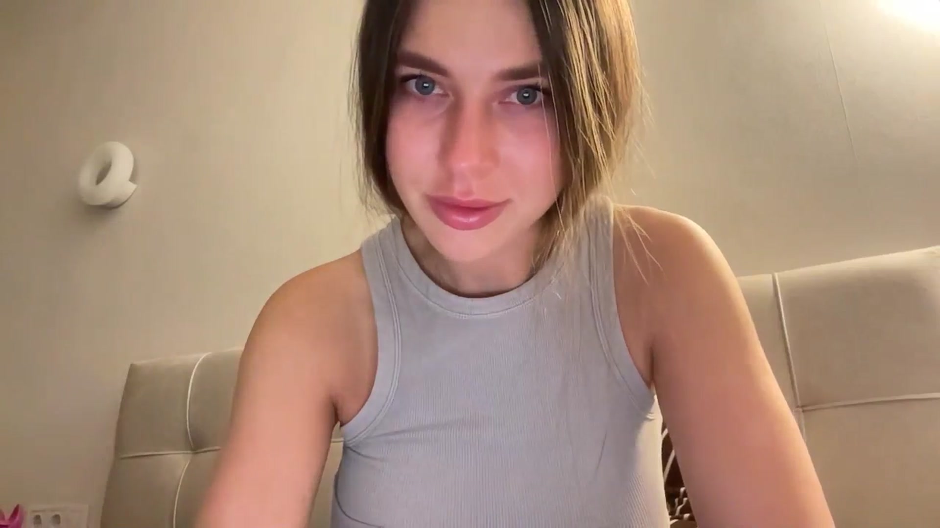kissfreeze video thumbnail