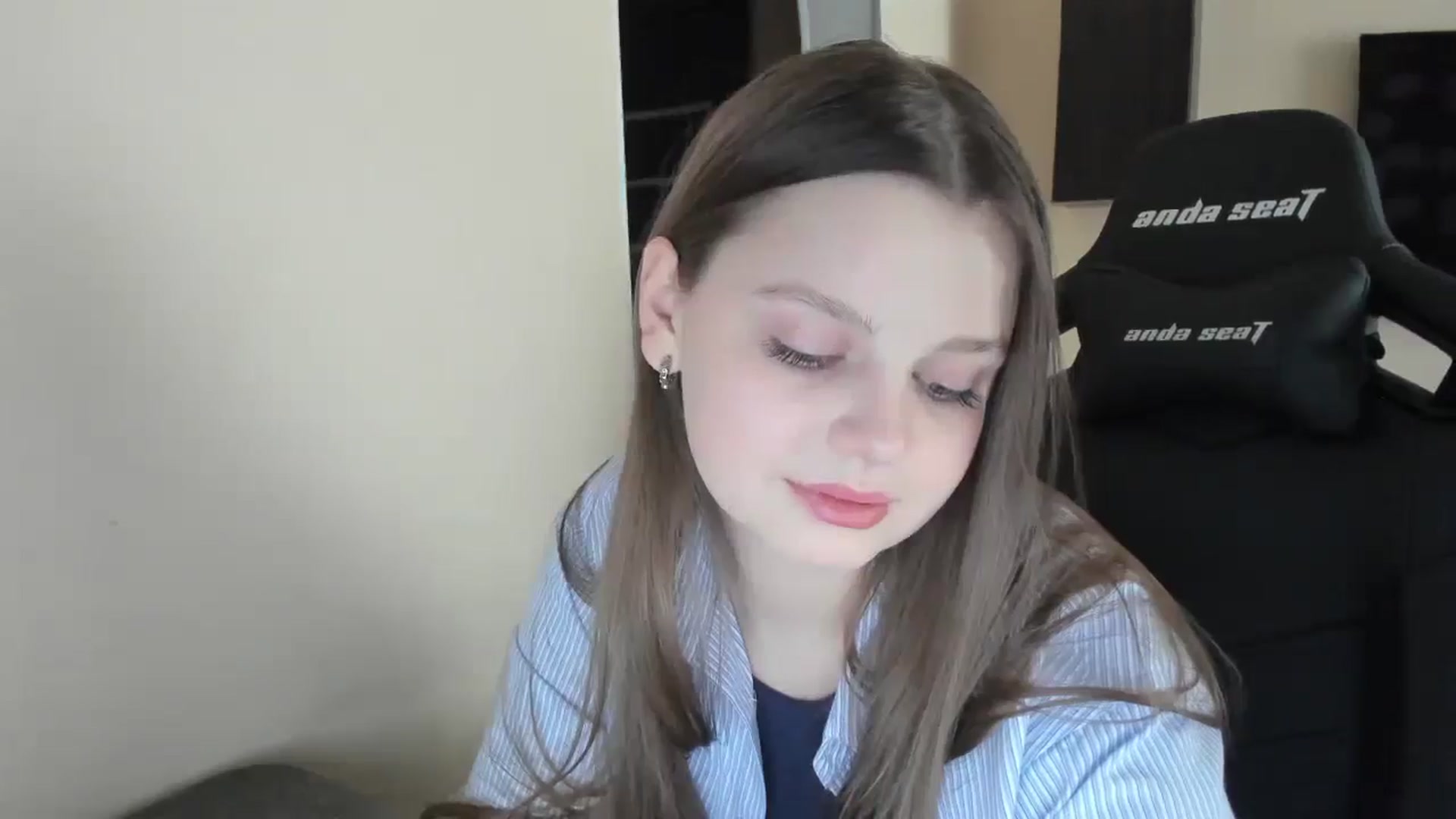 Annaneon video thumbnail