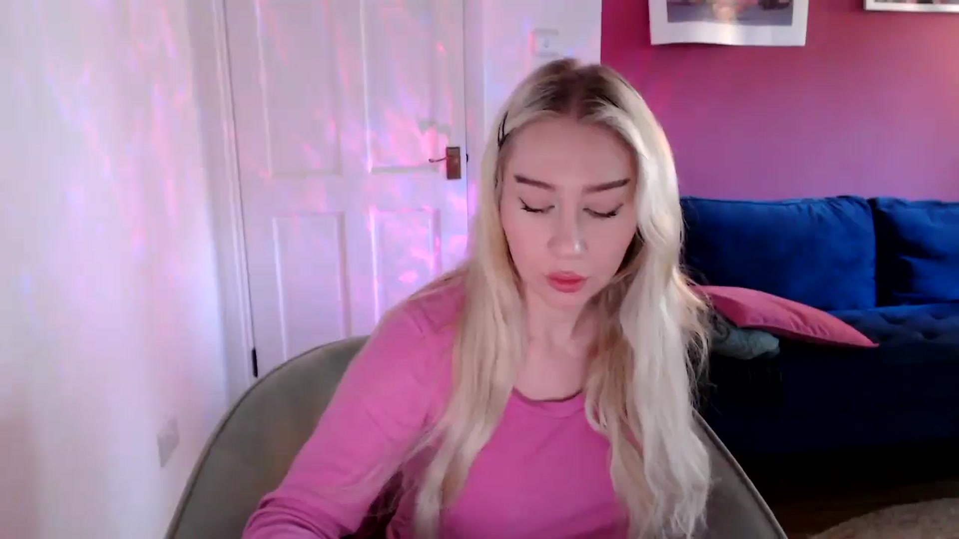 PetiteAvax video thumbnail
