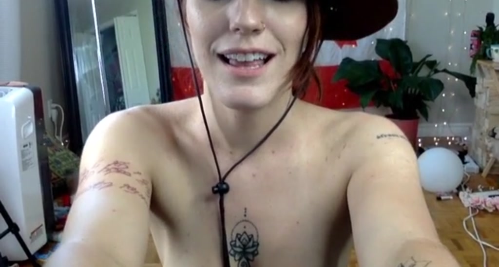 LaraLoxley video thumbnail
