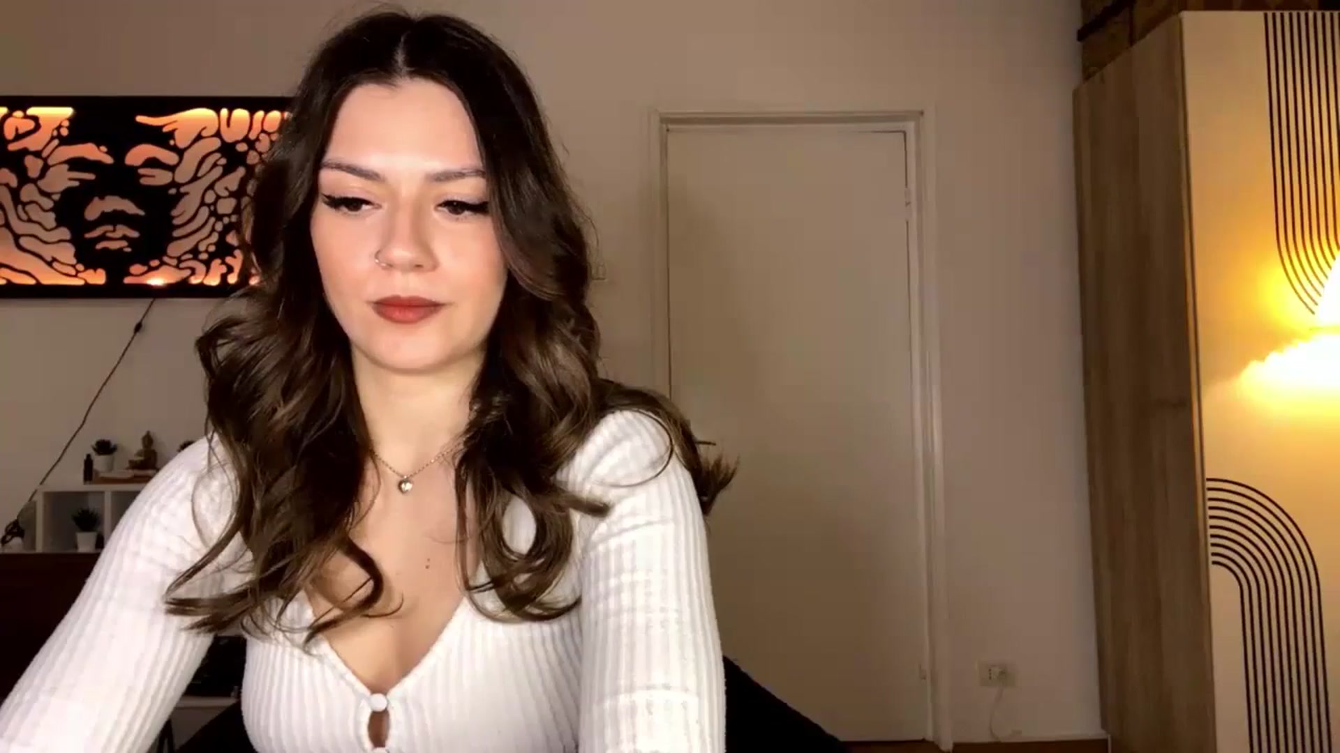 RiriBee video thumbnail