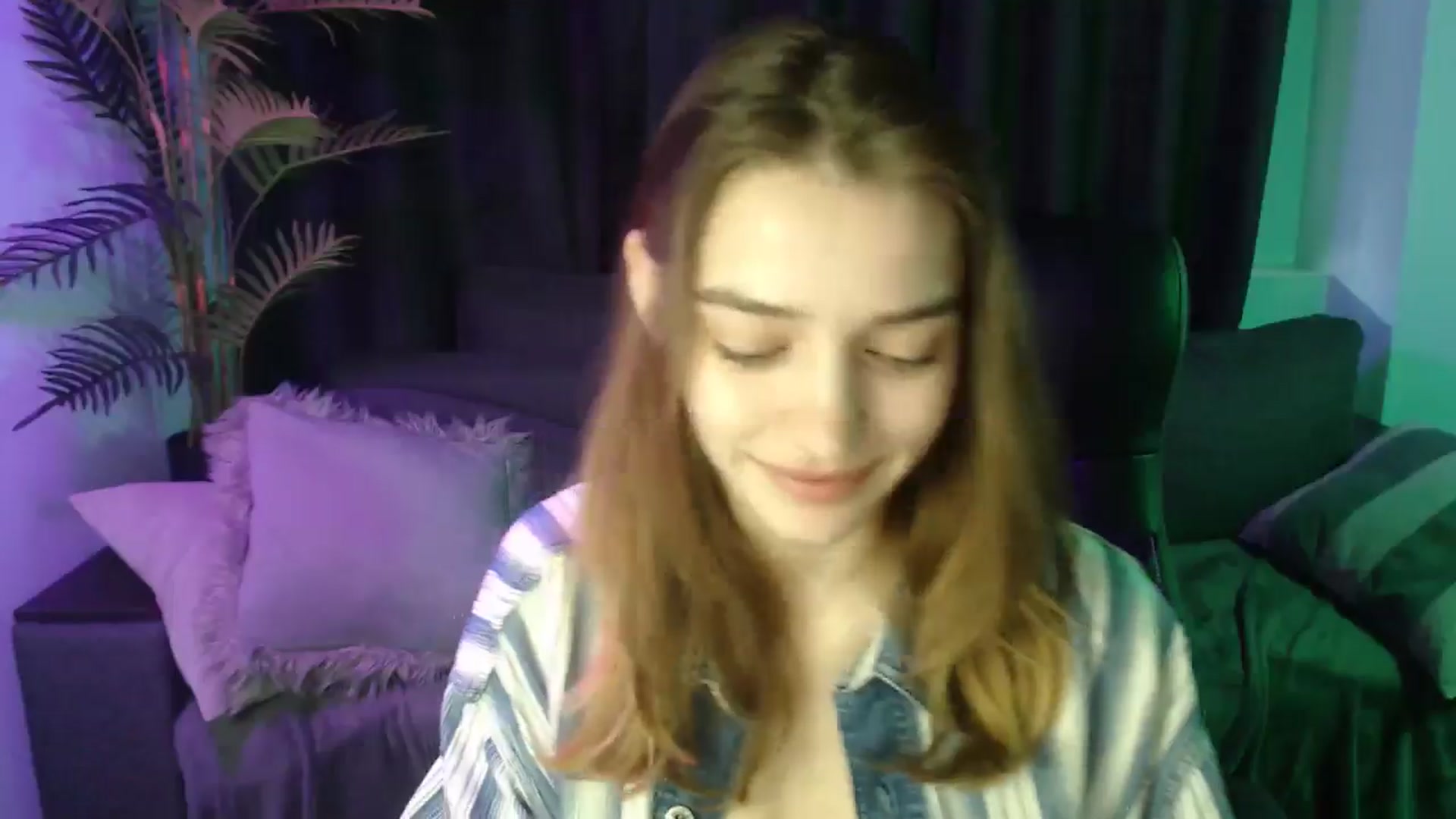 LaraMinx video thumbnail