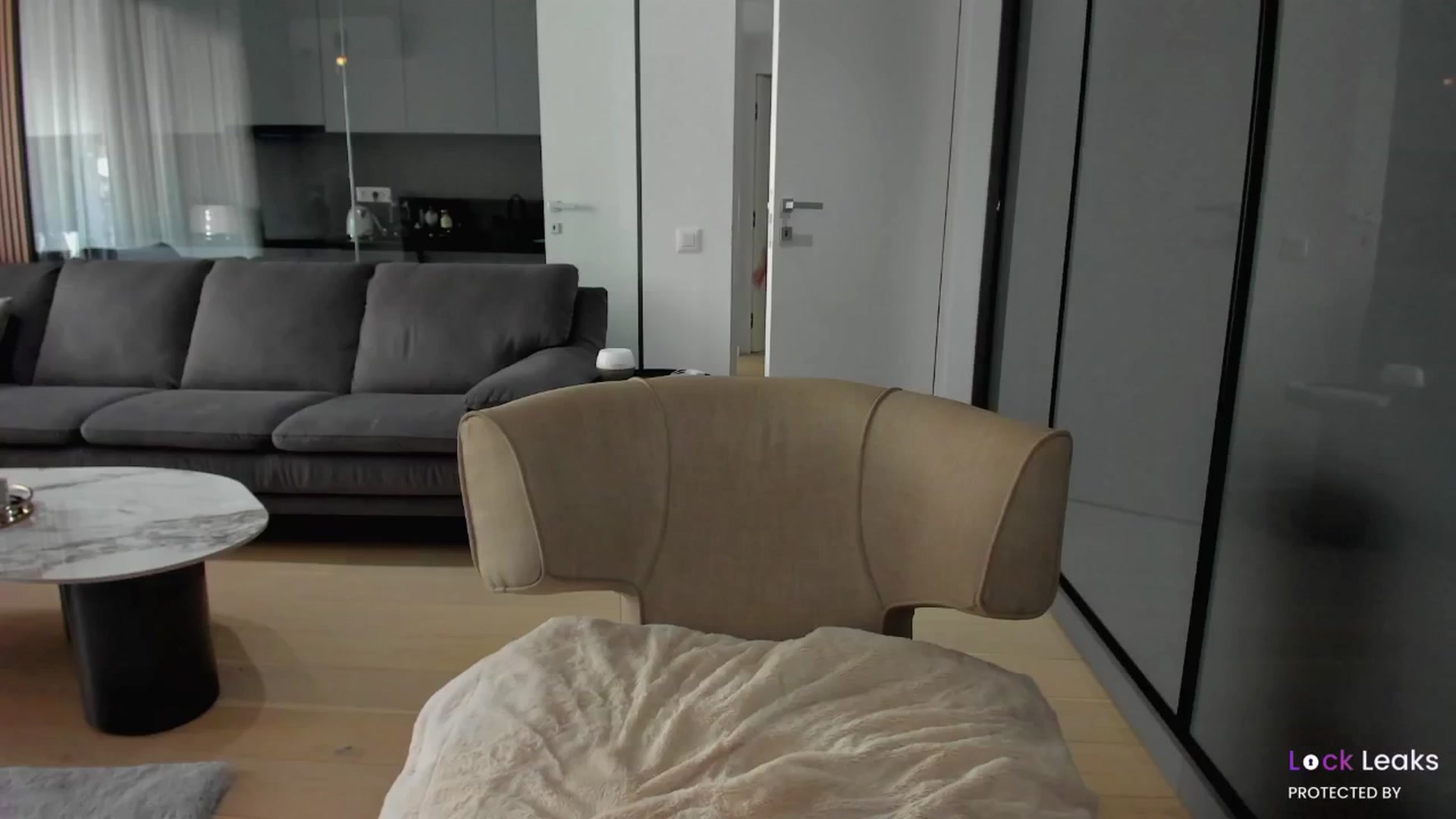 L_U_A_ video thumbnail
